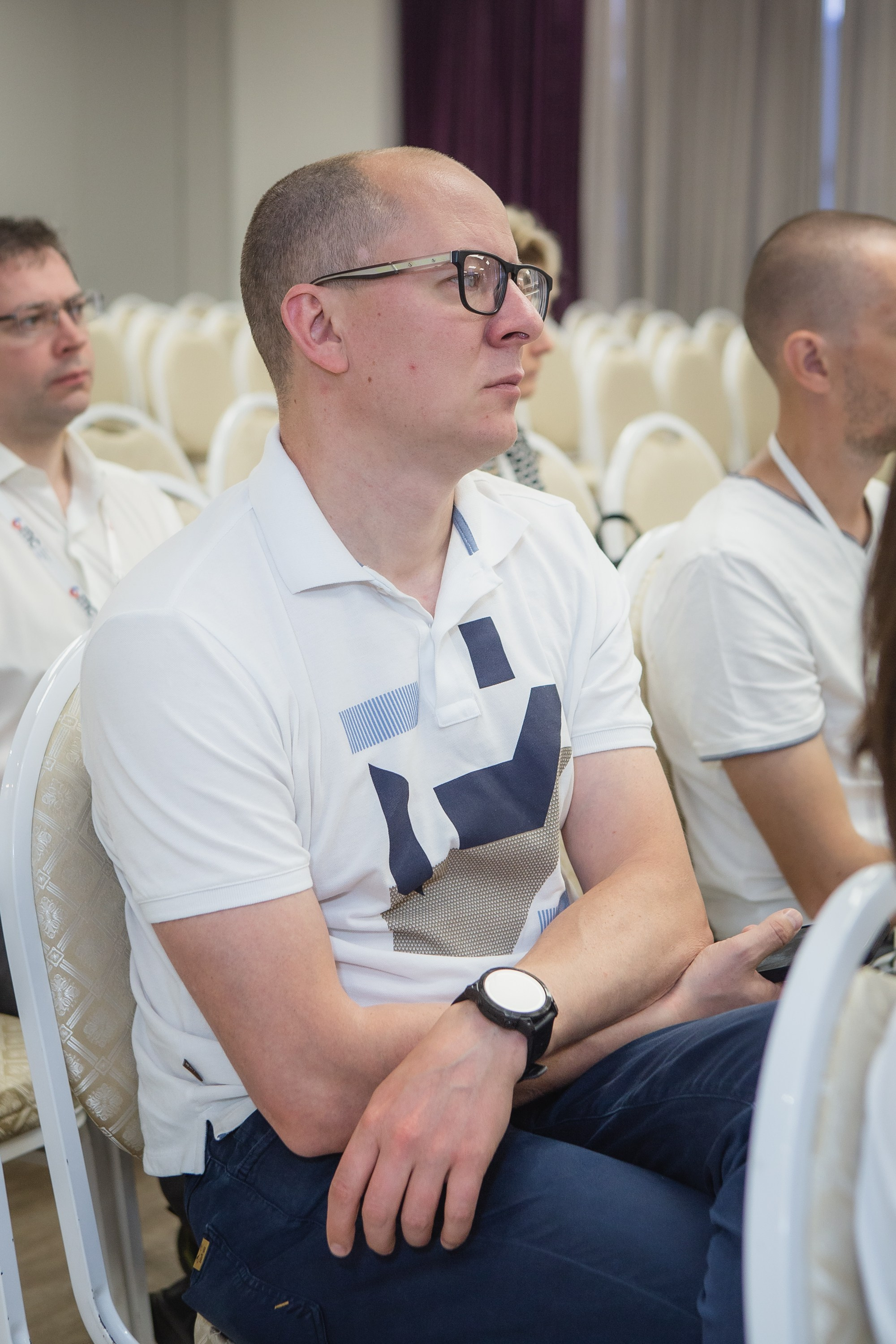 Репортаж с конференции GMC в Перми – фотографии. Репортажный фотограф в Перми Денис Голдобин