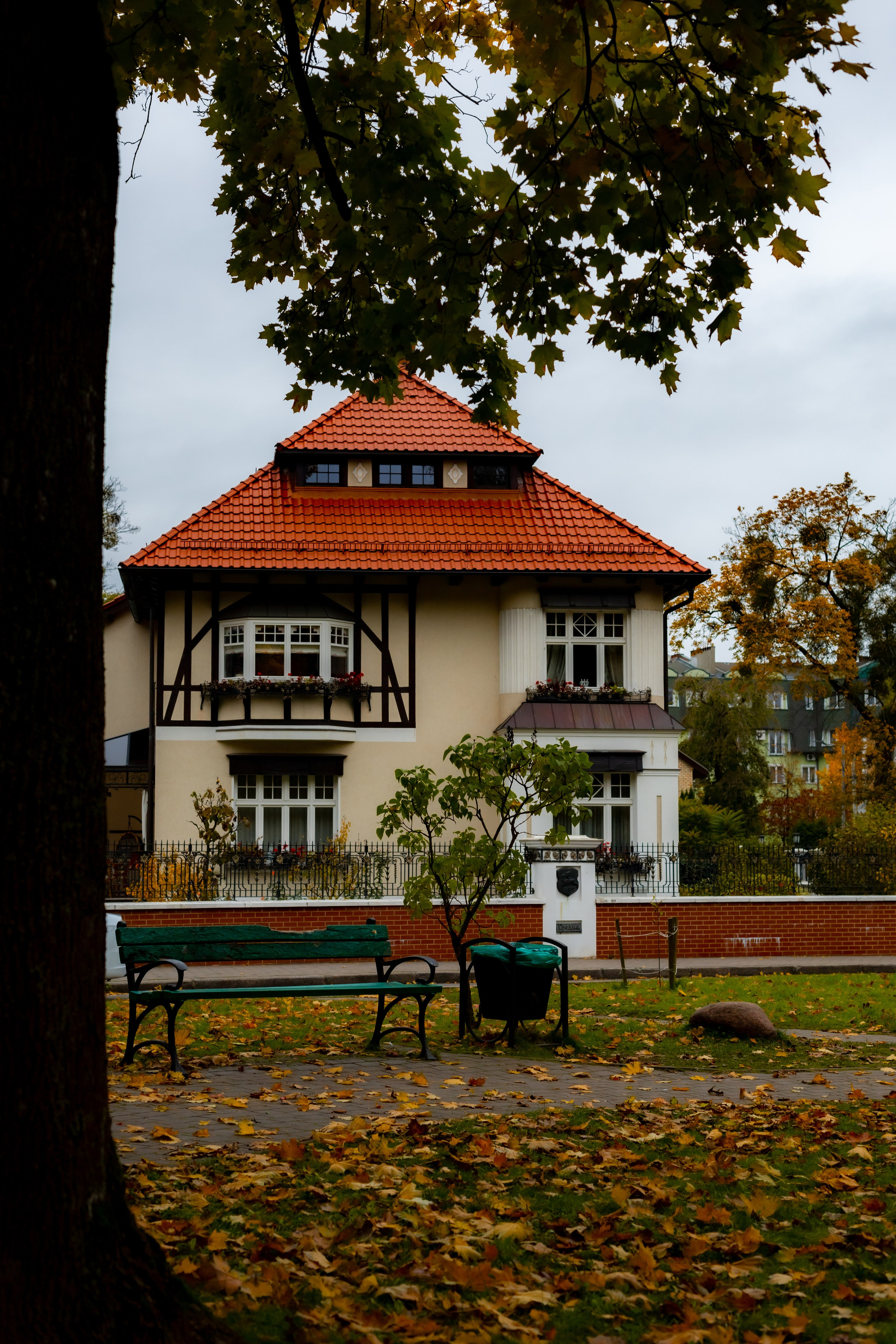 Вилла на Амалиенау. Калининград. Калининградская область. Россия. Кенигсберг. Восточная Пруссия Старая немецкая Вилла Шмидт осенью