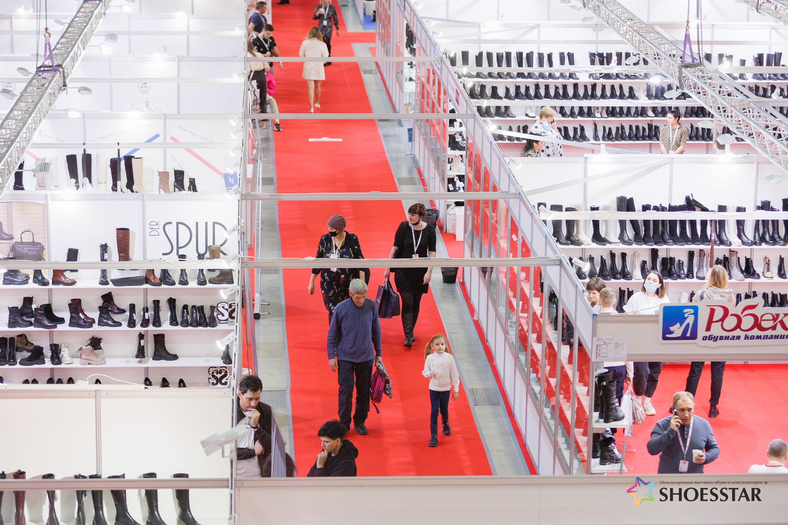 Фотограф на выставку. Контент для бизнеса в Екатеринбурге Полдень Медиа