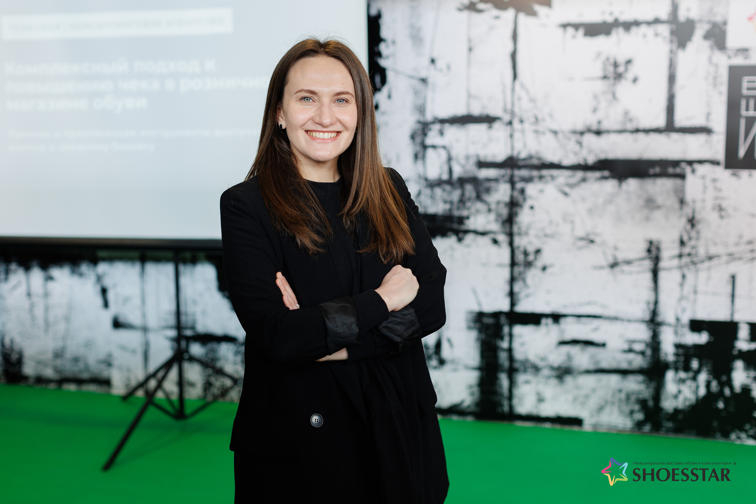 Фотограф на выставку. Контент для бизнеса в Екатеринбурге Полдень Медиа