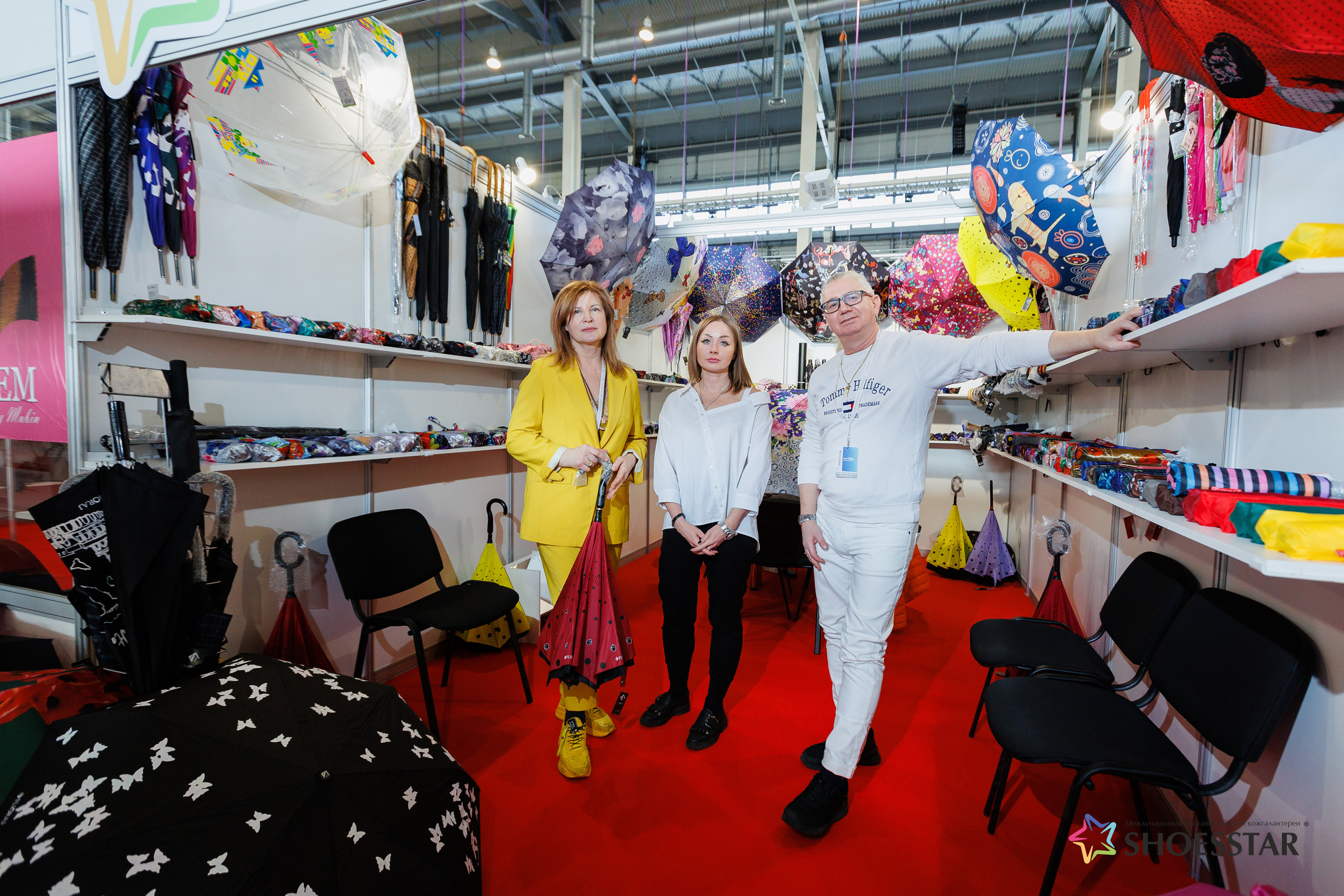 Фотограф на выставку. Контент для бизнеса в Екатеринбурге Полдень Медиа