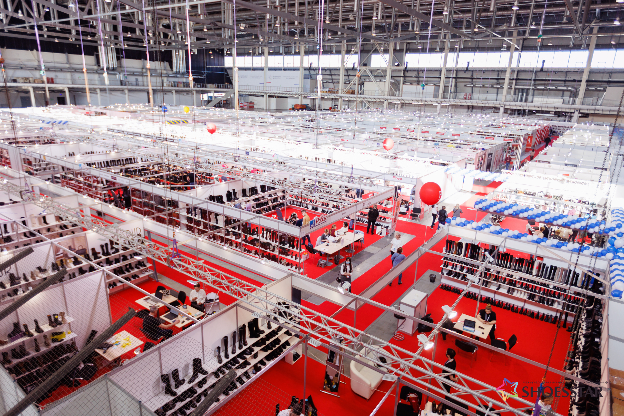 Фотограф на выставку. Контент для бизнеса в Екатеринбурге Полдень Медиа