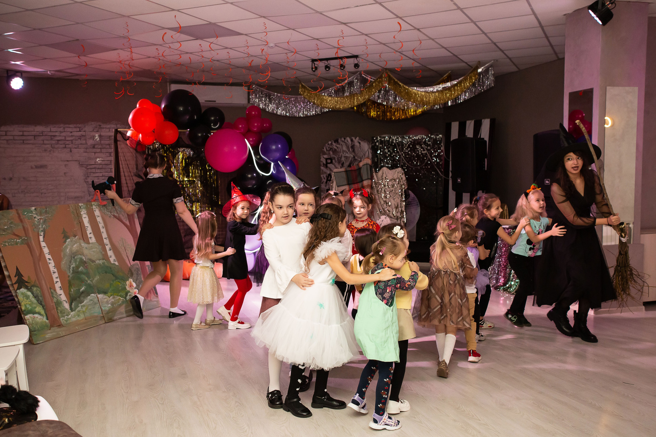 Верхом на помеле спектакль интерактивный. Семейный и детский фотограф Анна Петракова