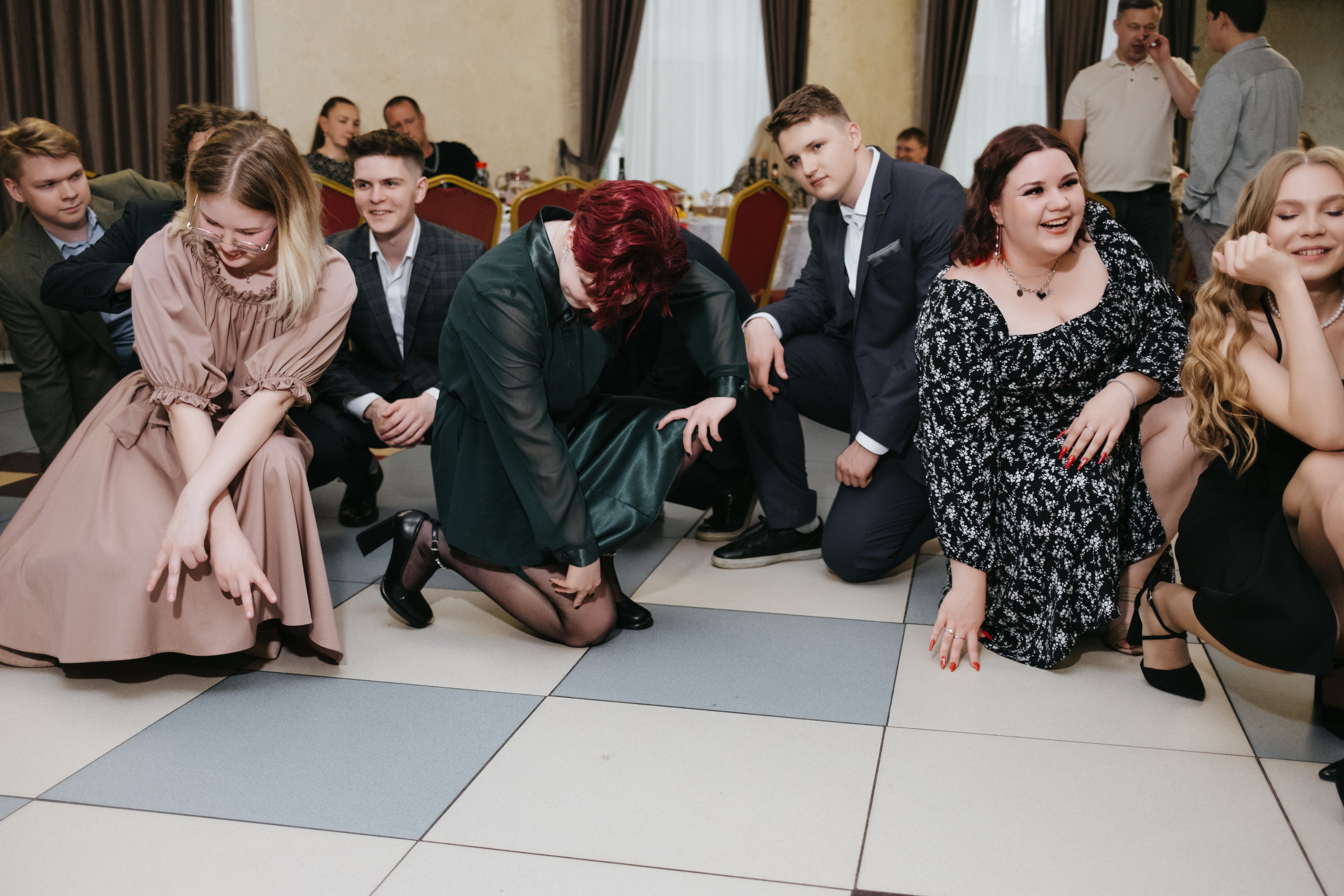 Выпускной 11 класс школы № 30. Свадебный и репортажной фотограф Денис Ожигин в Краснодаре и Краснодарском крае