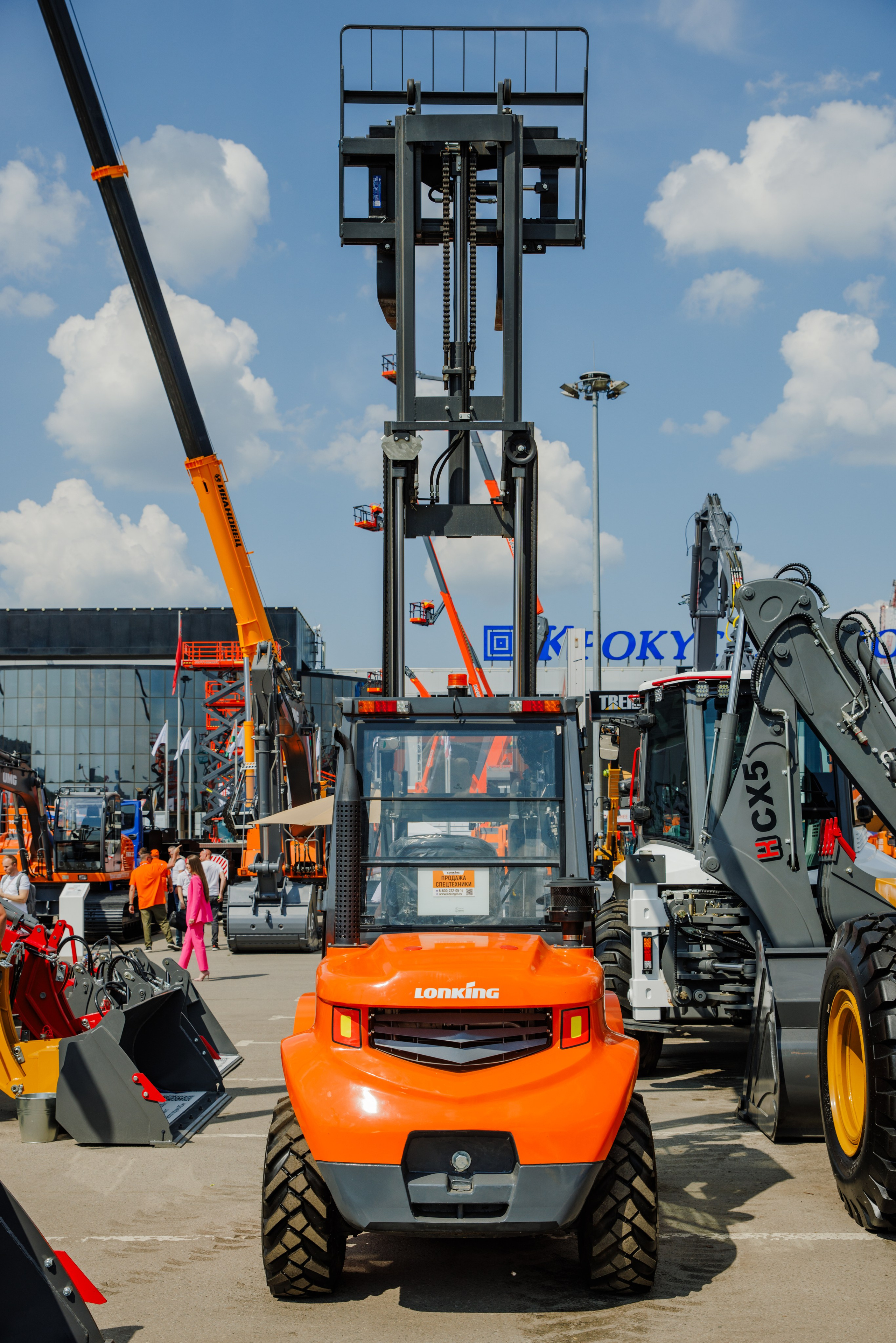 Выставка Спец. Техники. Фотограф Москва Шептаев Артём