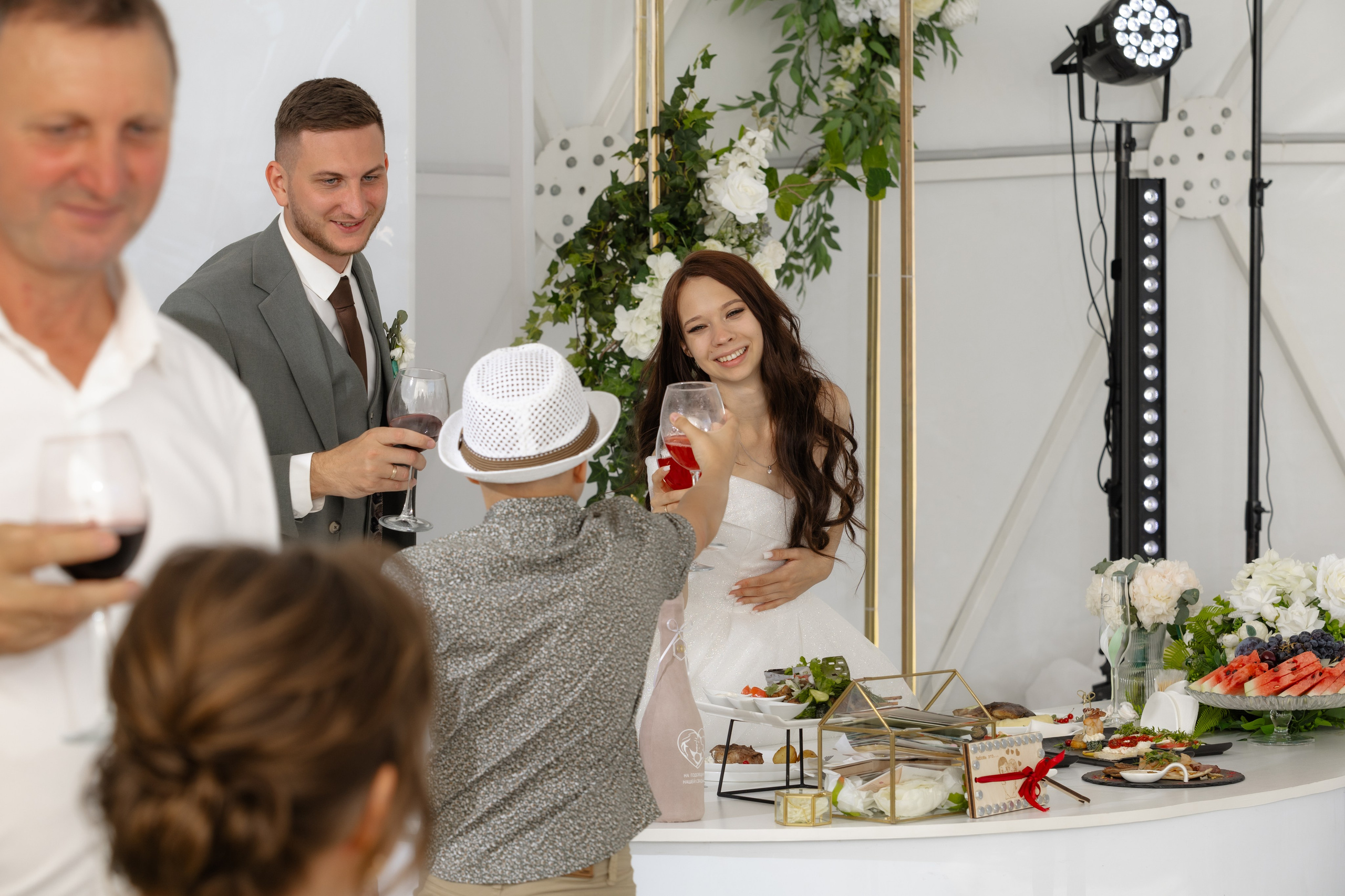 Саша и Алина. Главная