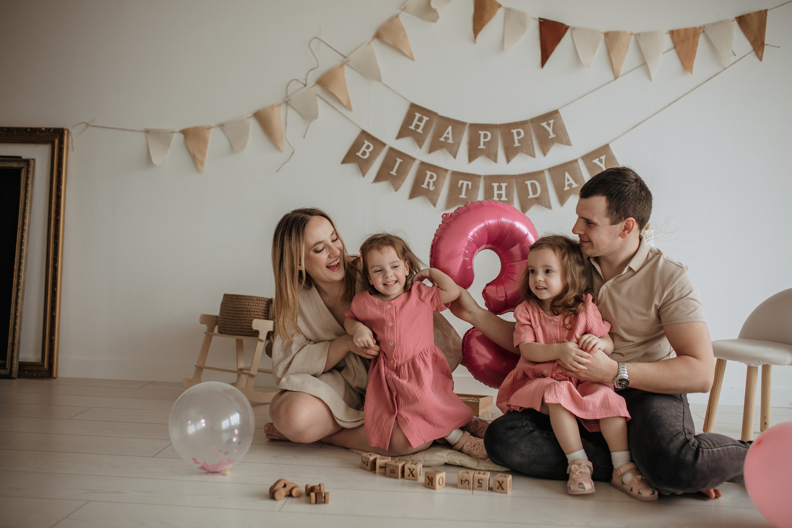 Катя & Аня 3 годика. Семейный и Свадебный фотограф в Санкт-Петербурге Плохая Екатерина