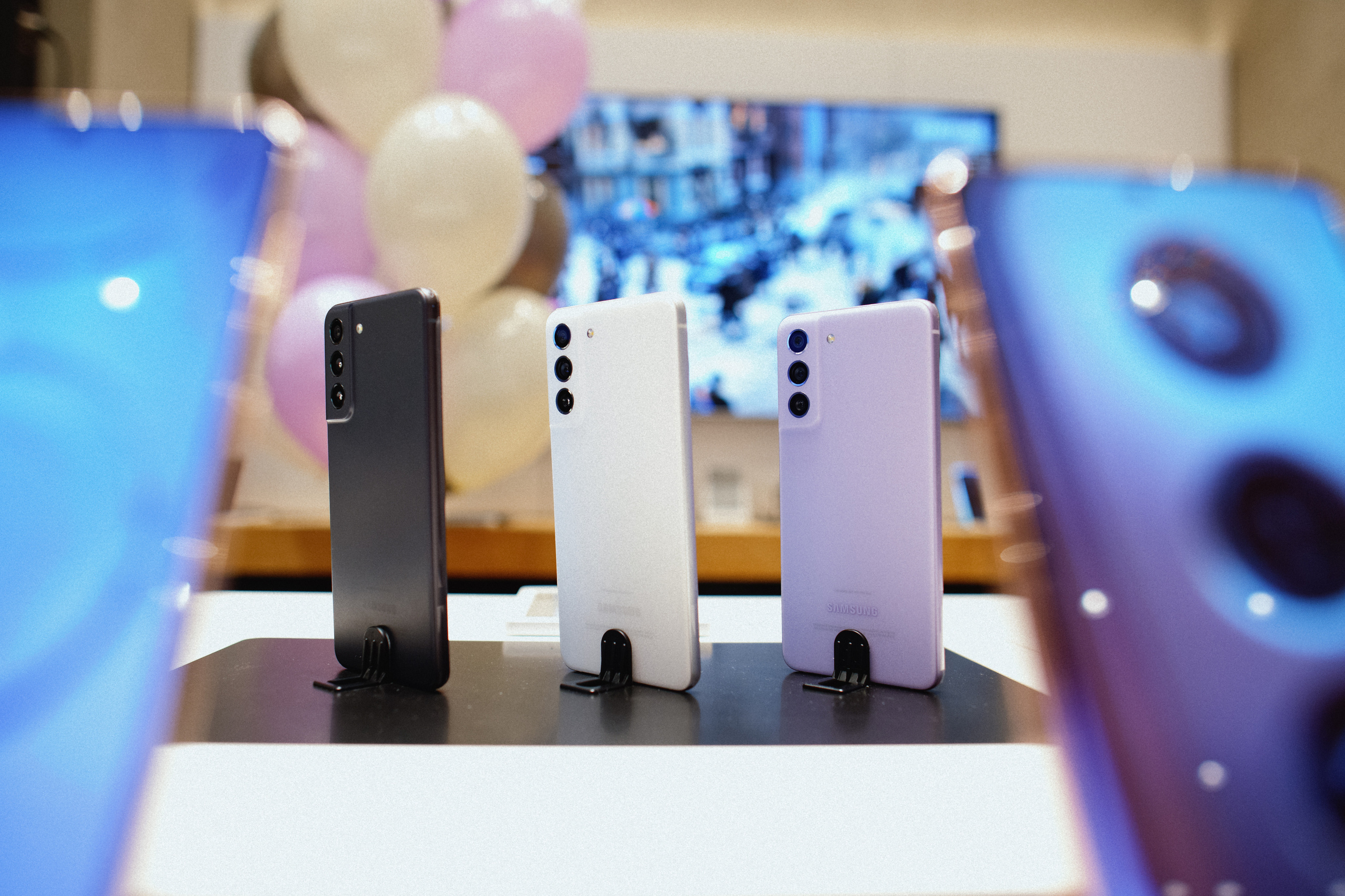 Galaxy S21 FE / ТРЦ Хорошо. Свадебный фотограф в Москве Никифоров-Гордеев Константин