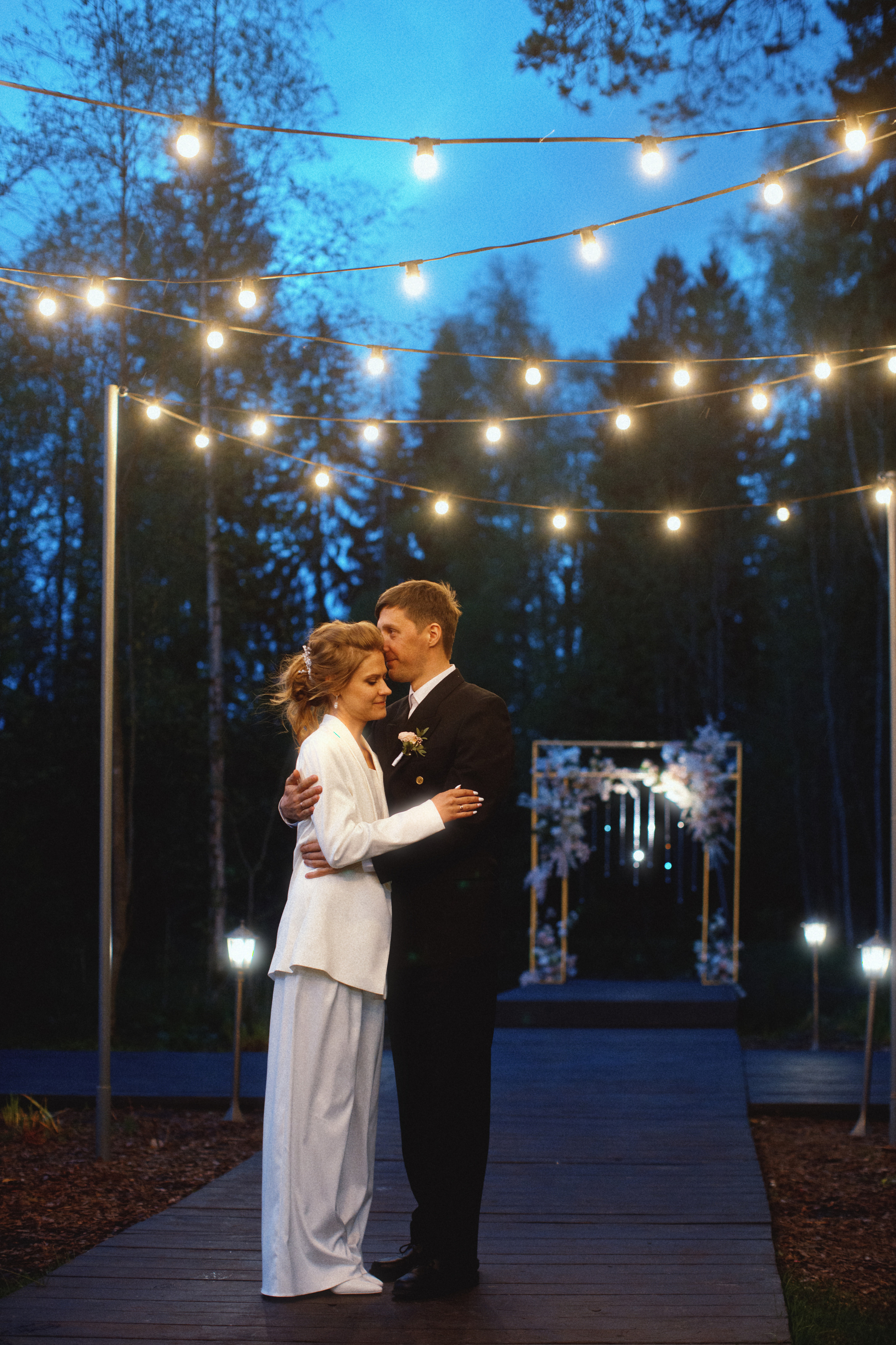 День свадьбы Олега и Аллы. Дом у леса. Свадебный фотограф в Москве Никифоров-Гордеев Константин