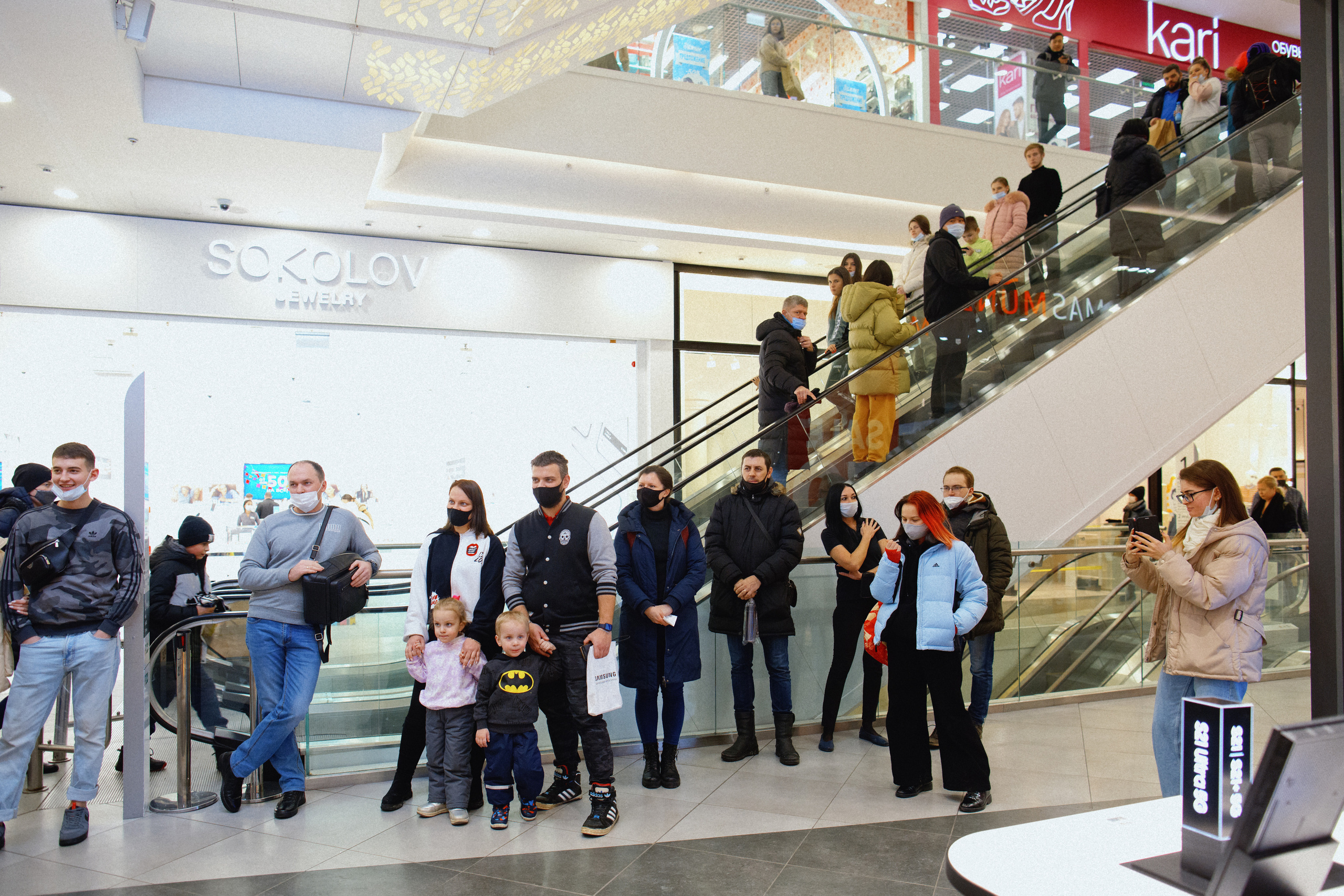 Galaxy S21 FE / ТРЦ Хорошо. Свадебный фотограф в Москве Никифоров-Гордеев Константин