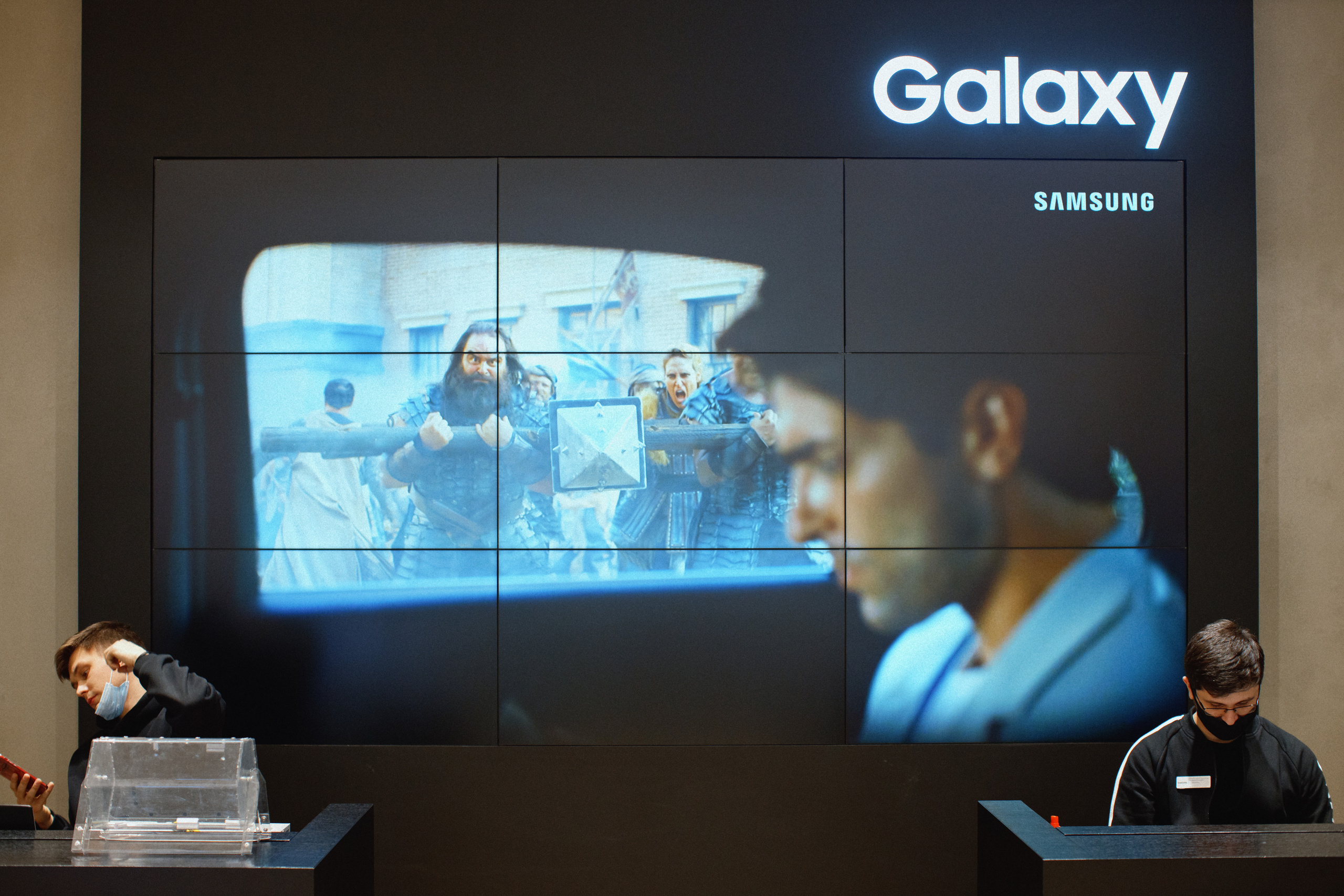 Galaxy S21 FE / ТРЦ Хорошо. Свадебный фотограф в Москве Никифоров-Гордеев Константин