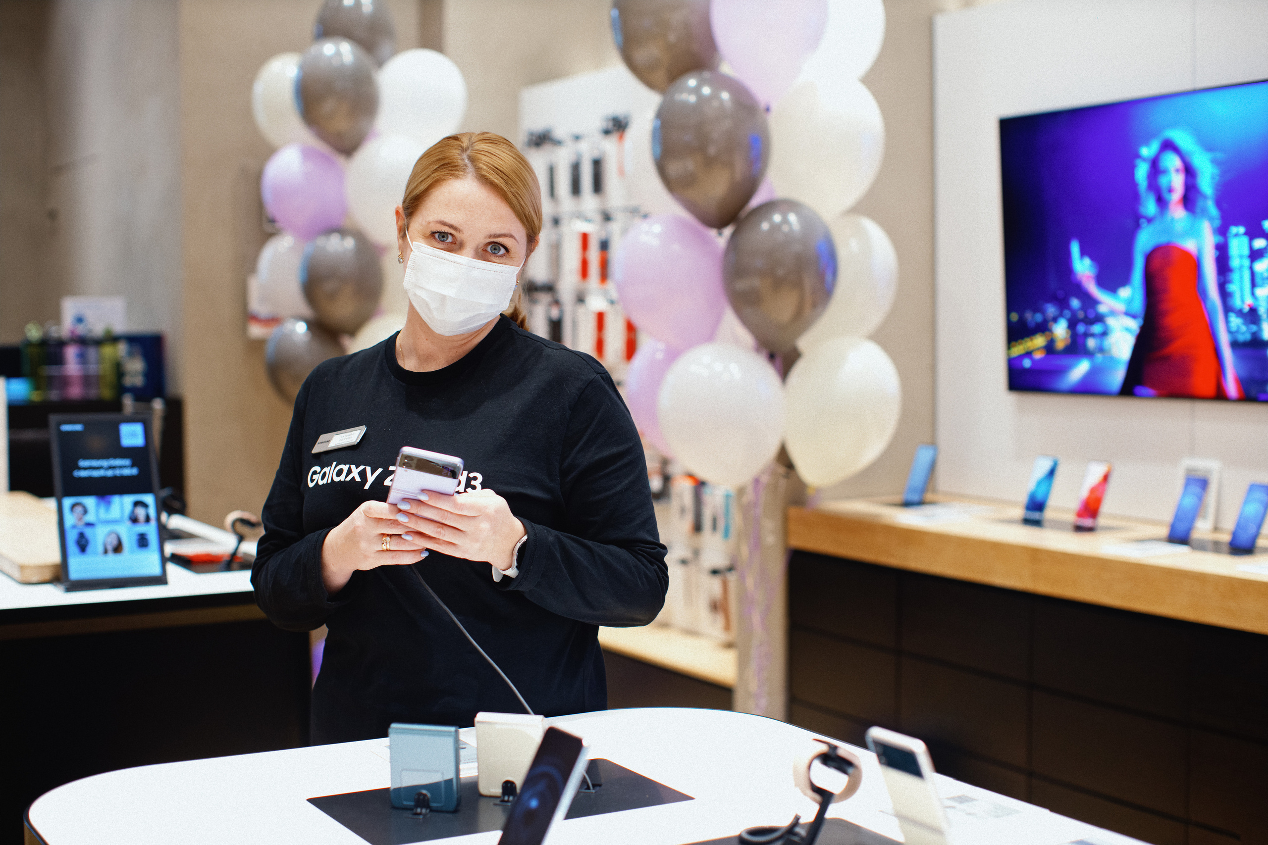 Galaxy S21 FE / ТРЦ Хорошо. Свадебный фотограф в Москве Никифоров-Гордеев Константин