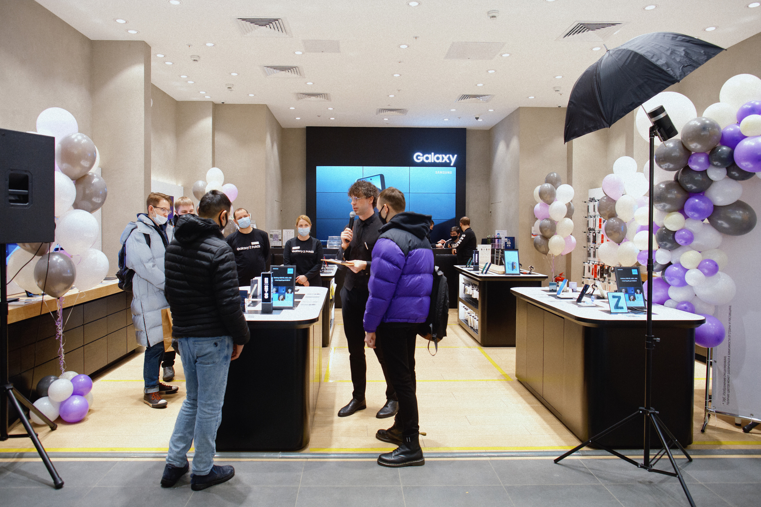 Galaxy S21 FE / ТРЦ Хорошо. Свадебный фотограф в Москве Никифоров-Гордеев Константин