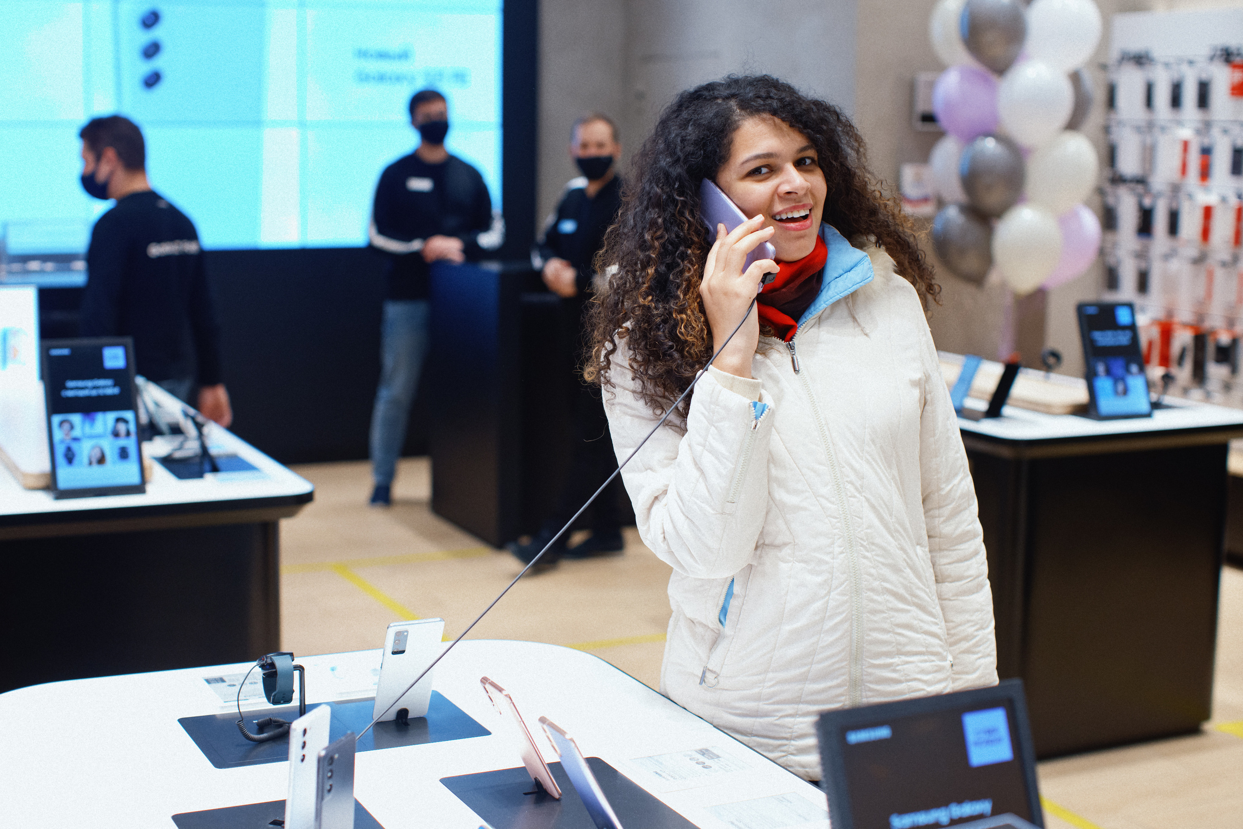 Galaxy S21 FE / ТРЦ Хорошо. Свадебный фотограф в Москве Никифоров-Гордеев Константин