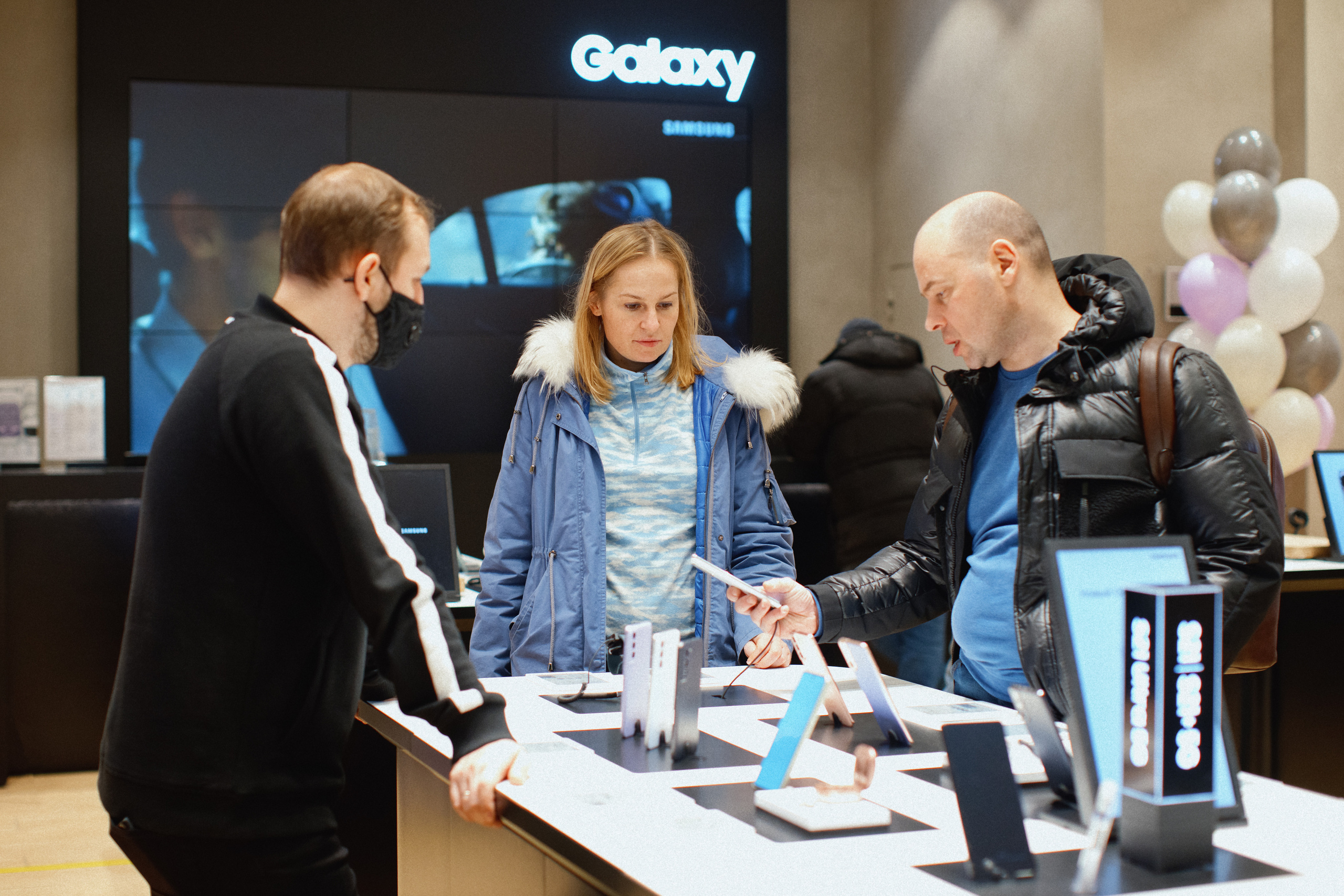 Galaxy S21 FE / ТРЦ Хорошо. Свадебный фотограф в Москве Никифоров-Гордеев Константин