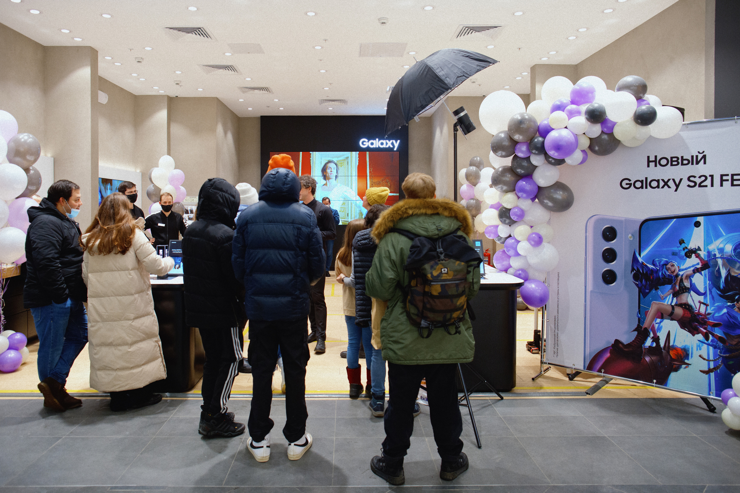 Galaxy S21 FE / ТРЦ Хорошо. Свадебный фотограф в Москве Никифоров-Гордеев Константин