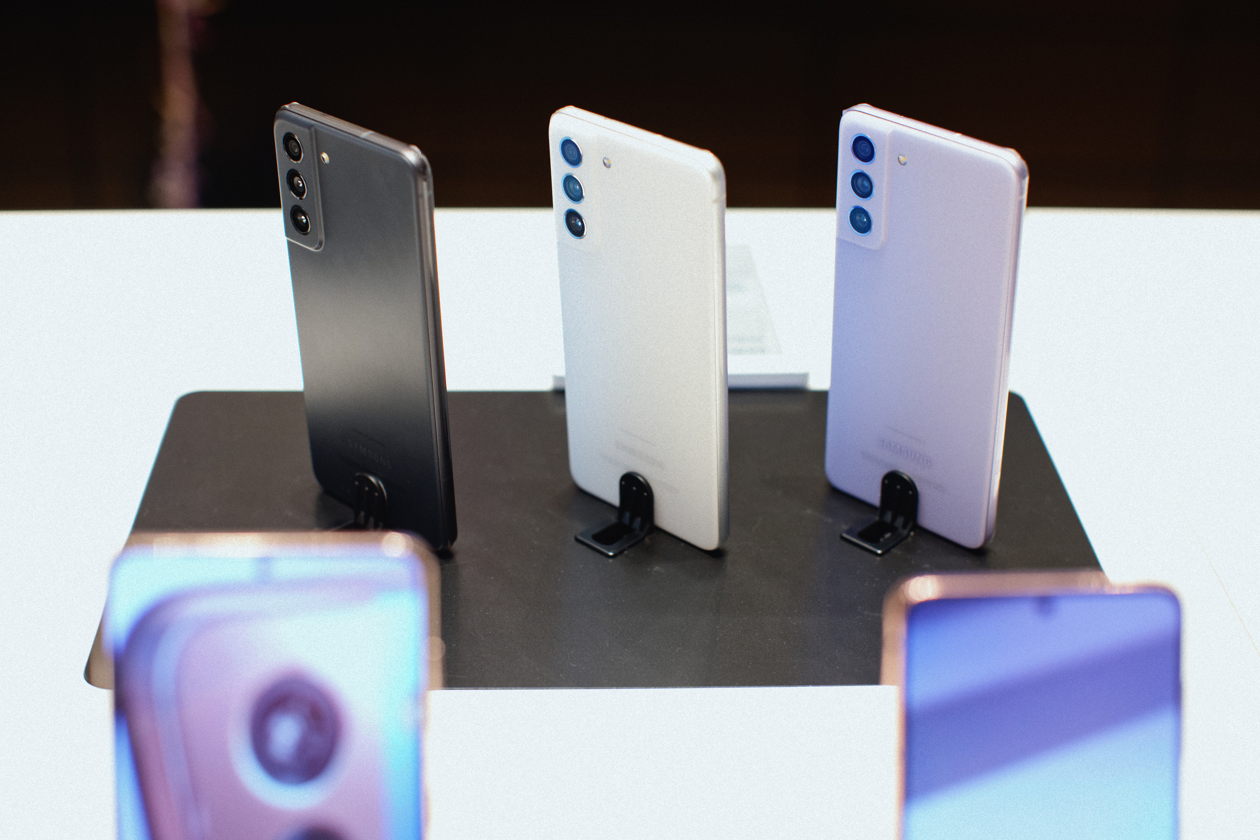 Galaxy S21 FE / ТРЦ Хорошо. Свадебный фотограф в Москве Никифоров-Гордеев Константин