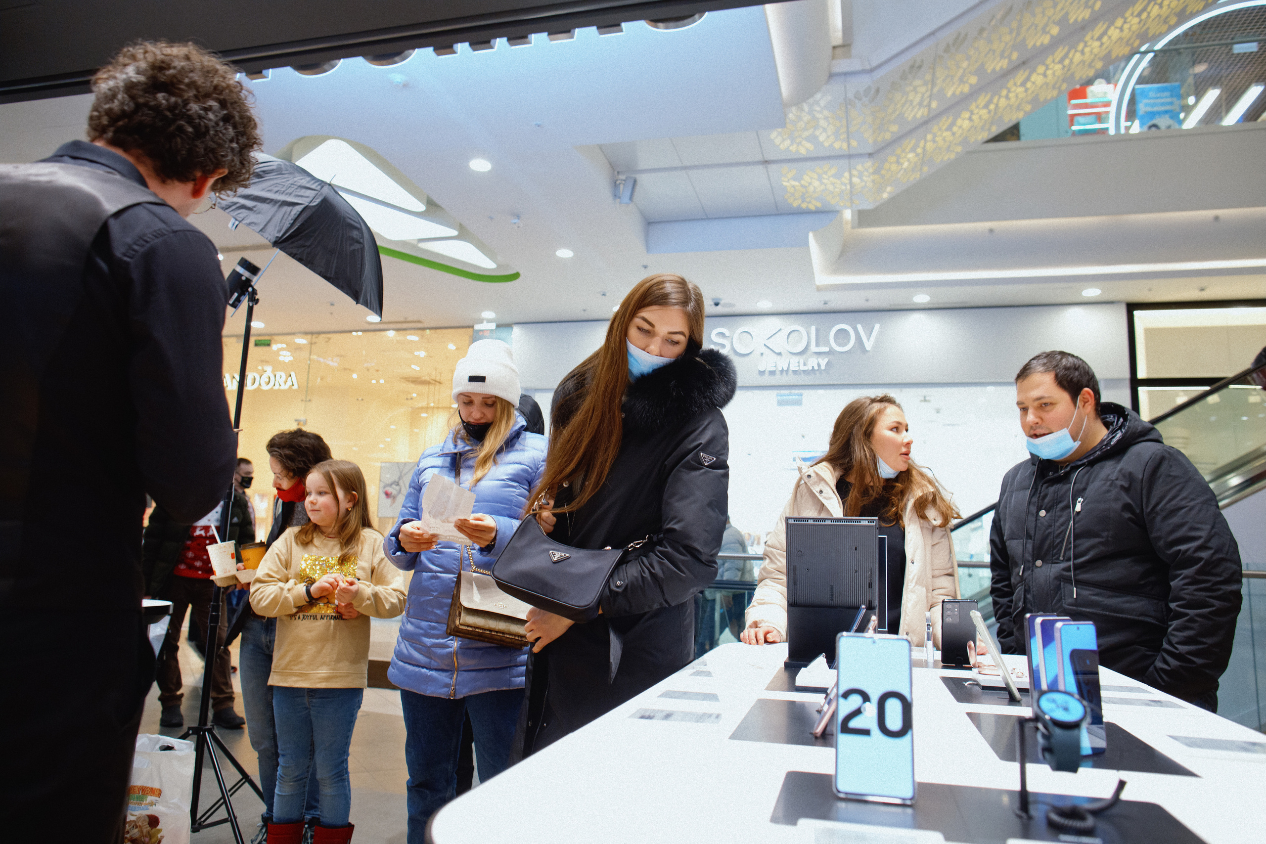 Galaxy S21 FE / ТРЦ Хорошо. Свадебный фотограф в Москве Никифоров-Гордеев Константин