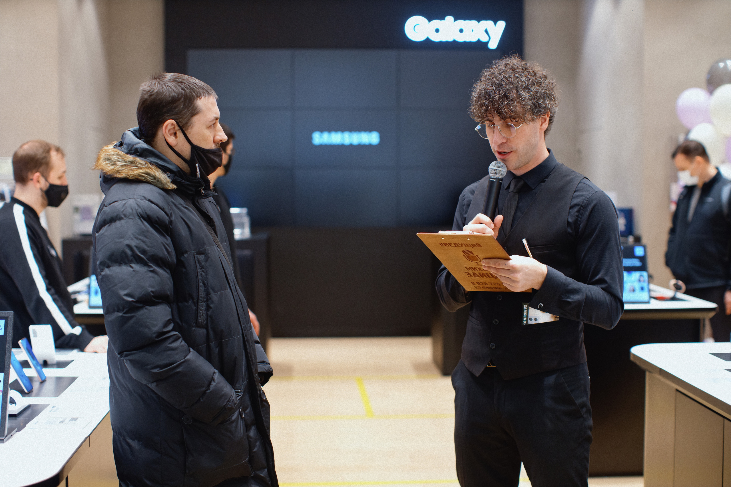 Galaxy S21 FE / ТРЦ Хорошо. Свадебный фотограф в Москве Никифоров-Гордеев Константин