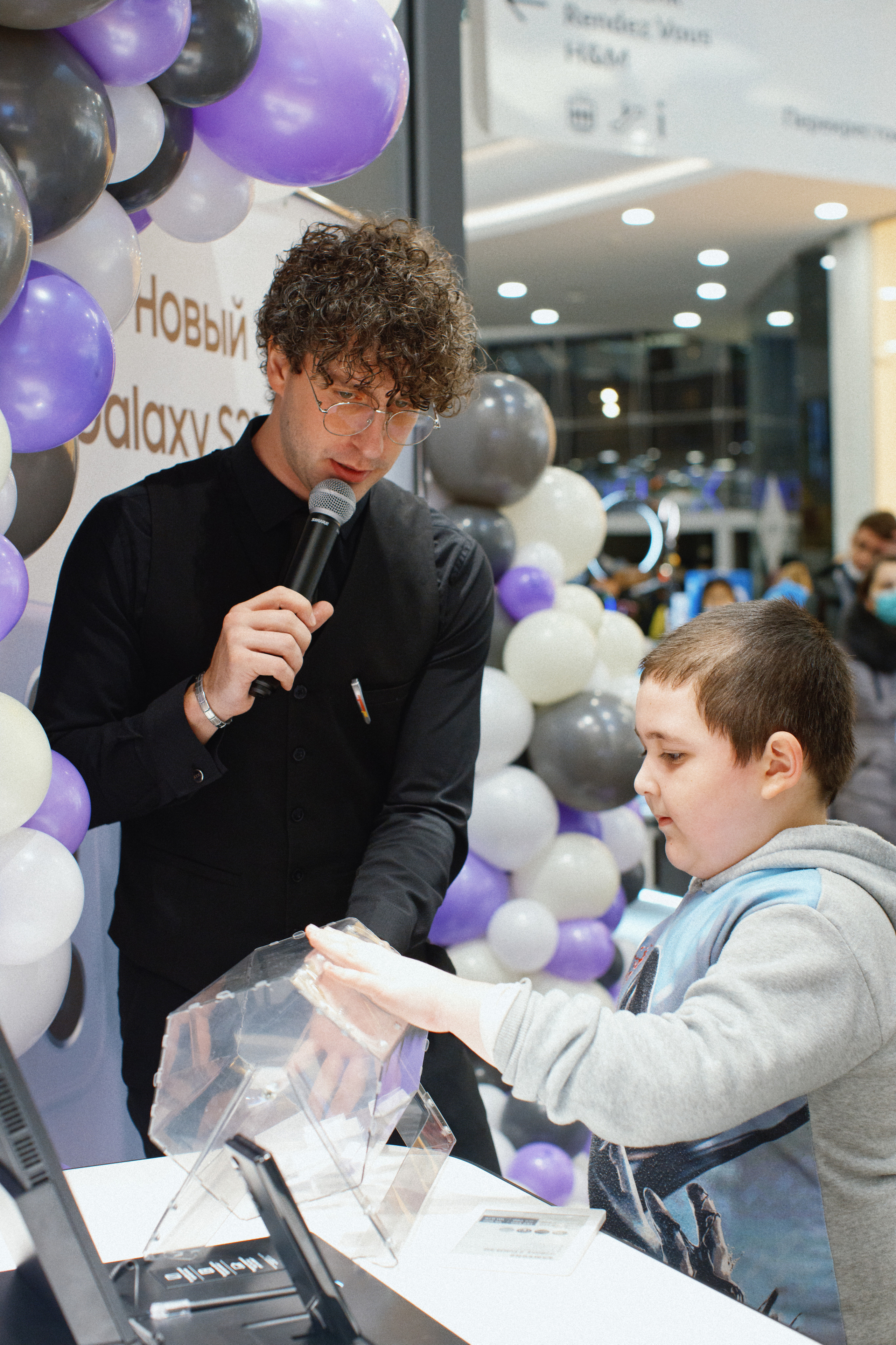 Galaxy S21 FE / ТРЦ Хорошо. Свадебный фотограф в Москве Никифоров-Гордеев Константин