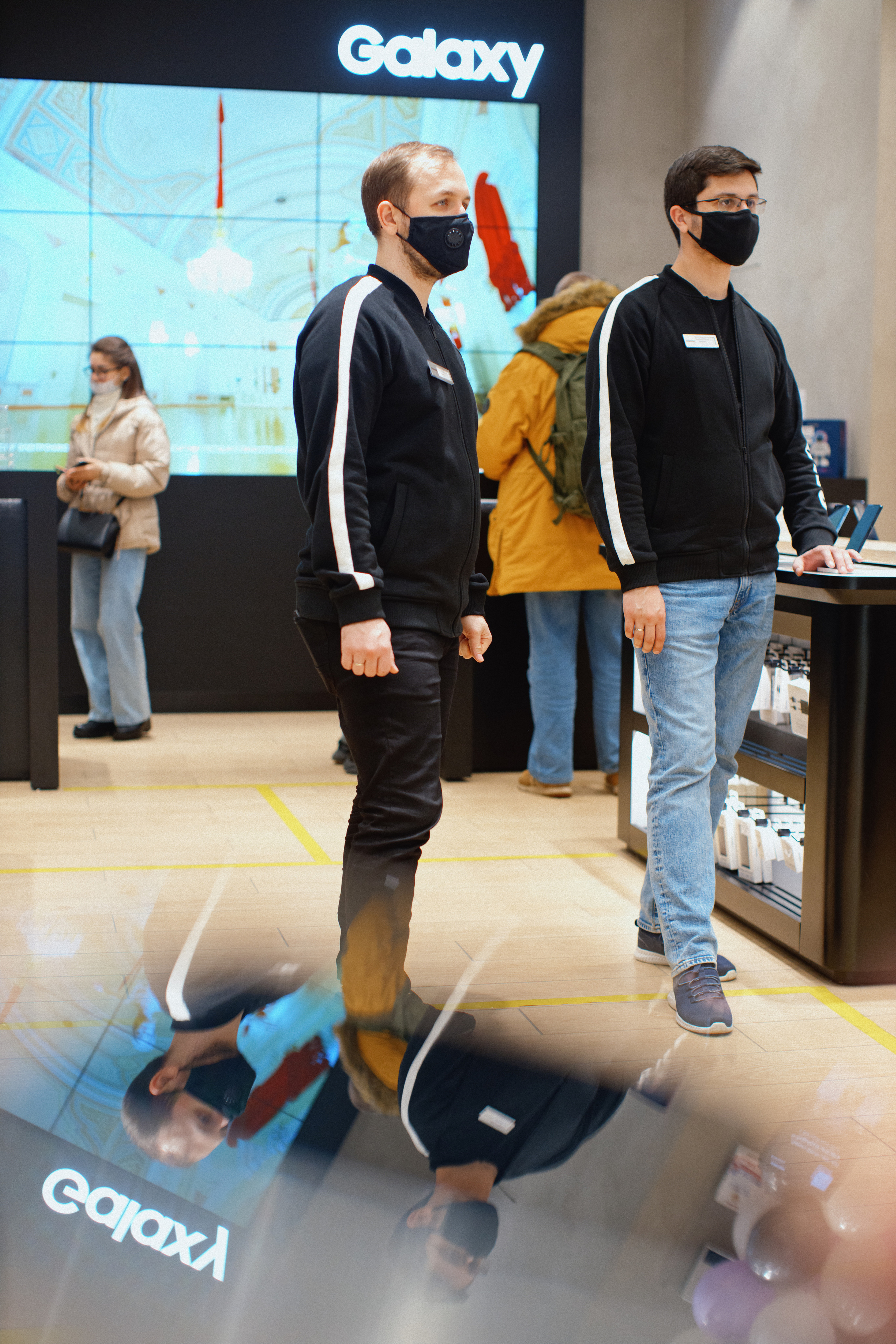 Galaxy S21 FE / ТРЦ Хорошо. Свадебный фотограф в Москве Никифоров-Гордеев Константин