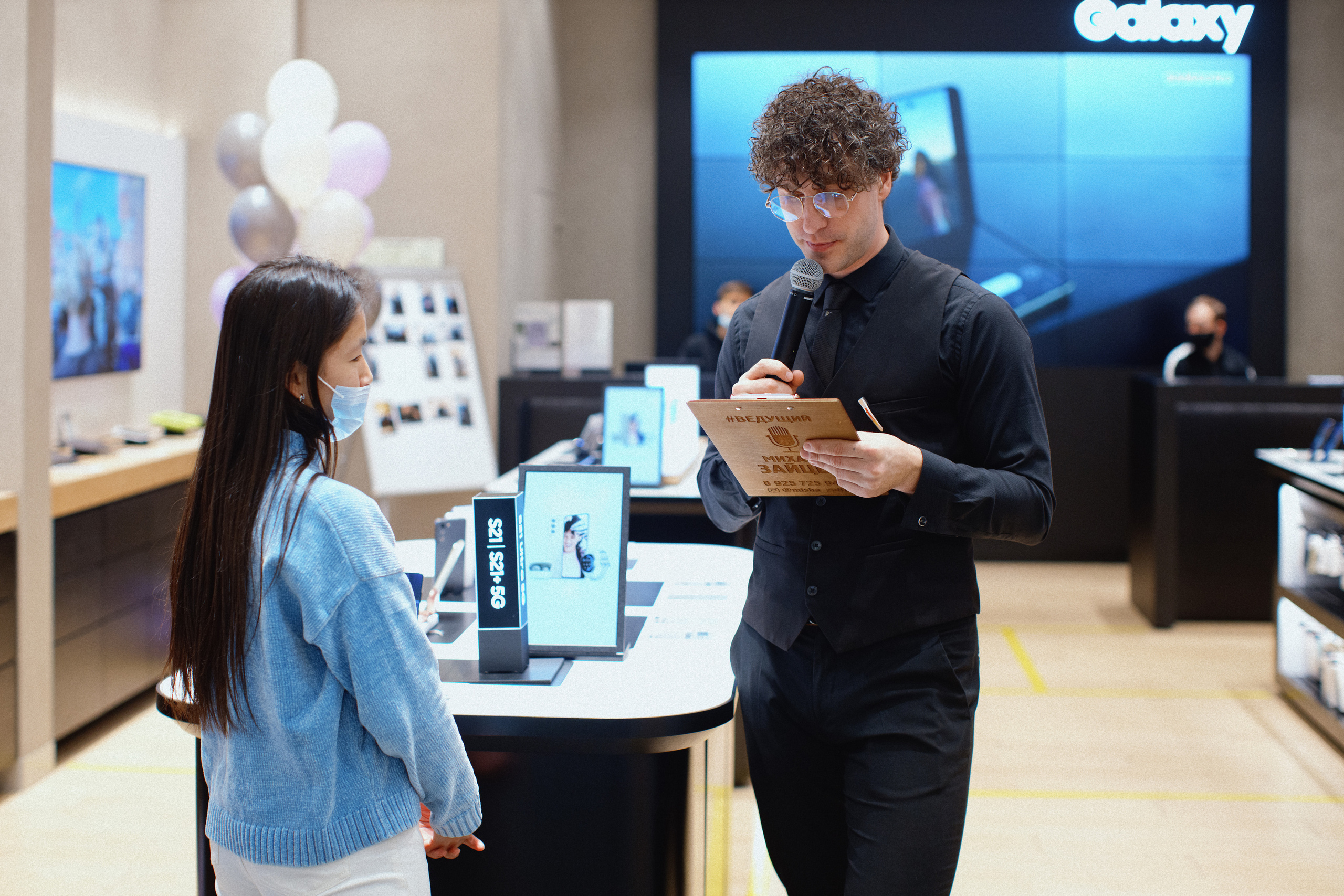 Galaxy S21 FE / ТРЦ Хорошо. Свадебный фотограф в Москве Никифоров-Гордеев Константин