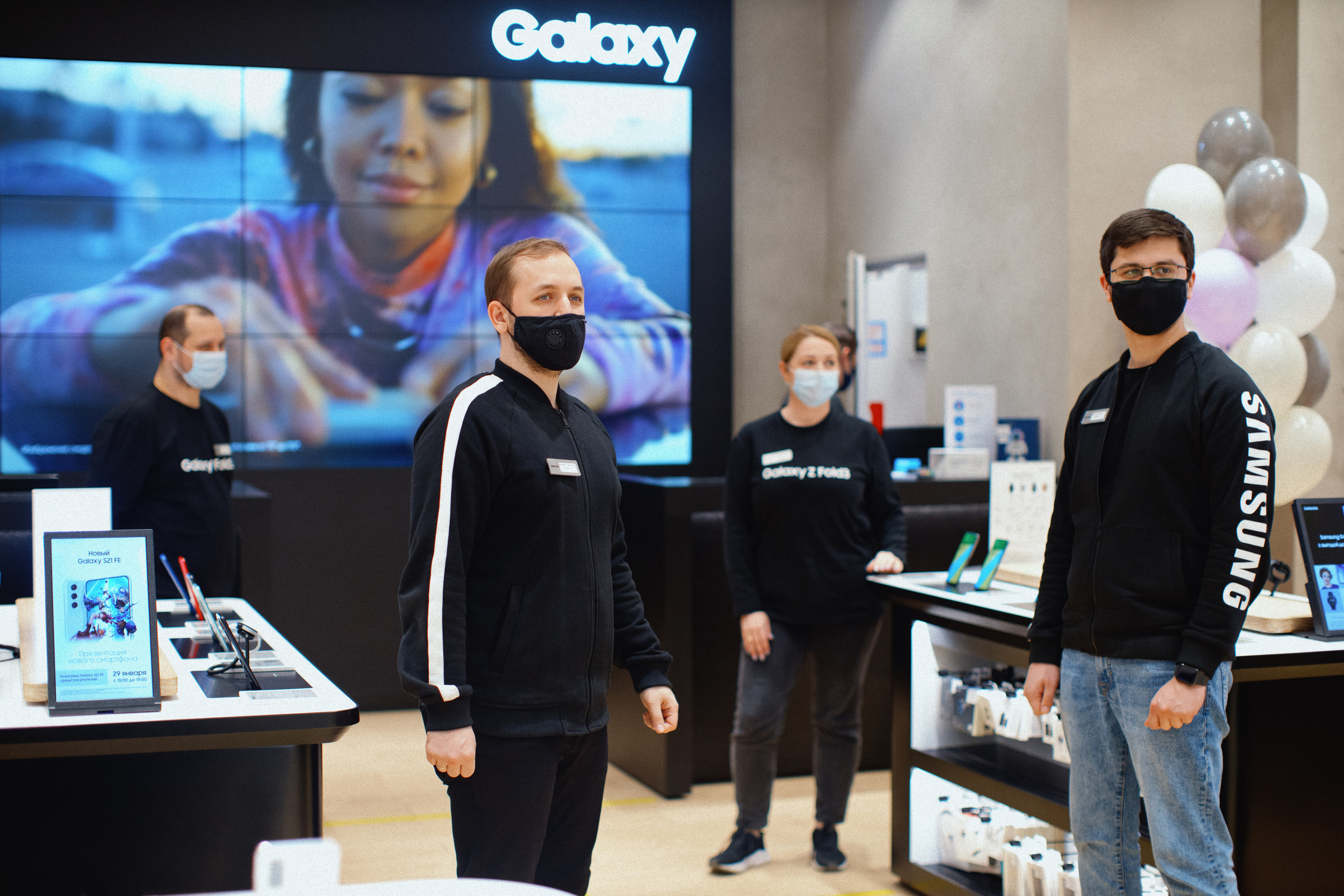 Galaxy S21 FE / ТРЦ Хорошо. Свадебный фотограф в Москве Никифоров-Гордеев Константин