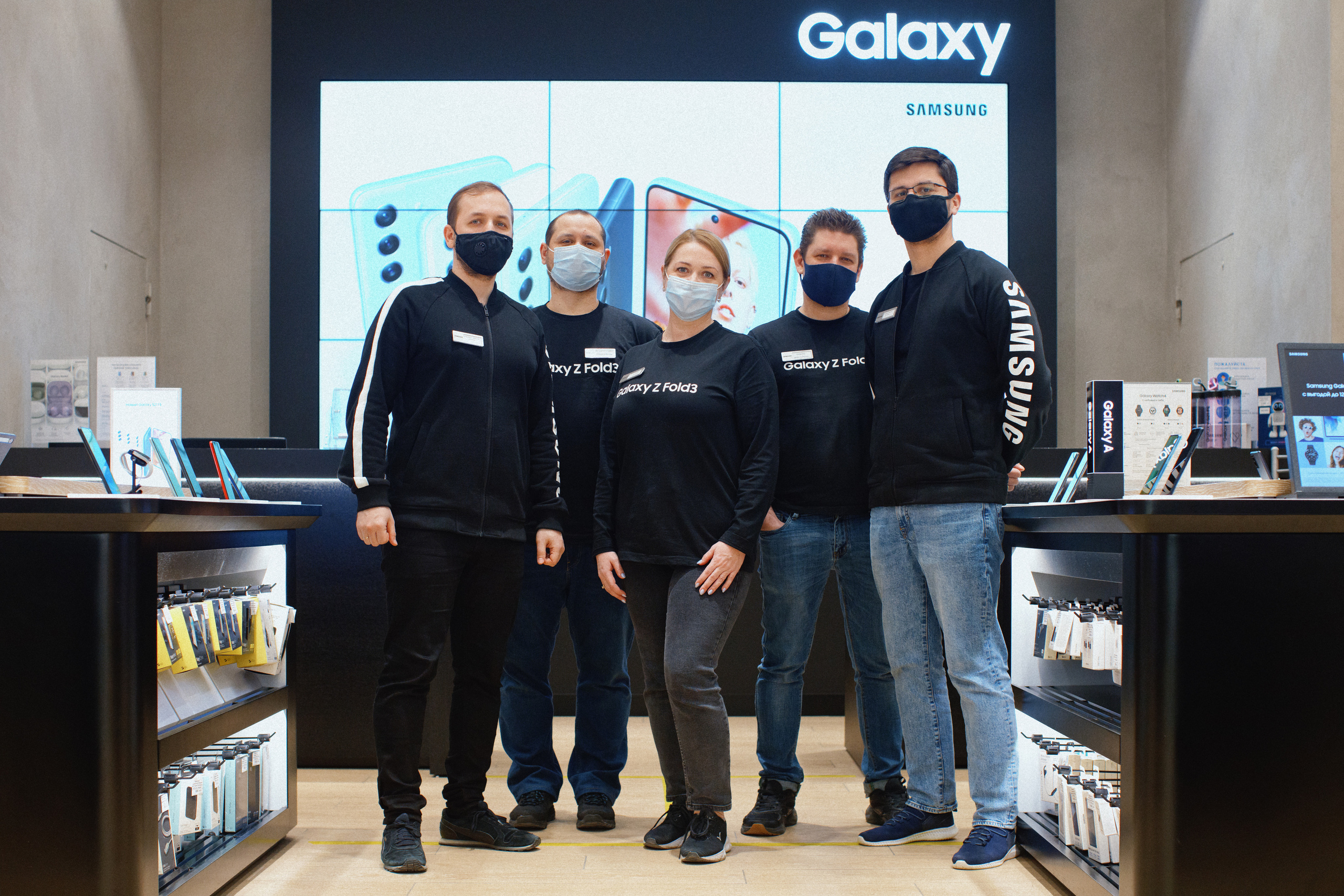 Galaxy S21 FE / ТРЦ Хорошо. Свадебный фотограф в Москве Никифоров-Гордеев Константин