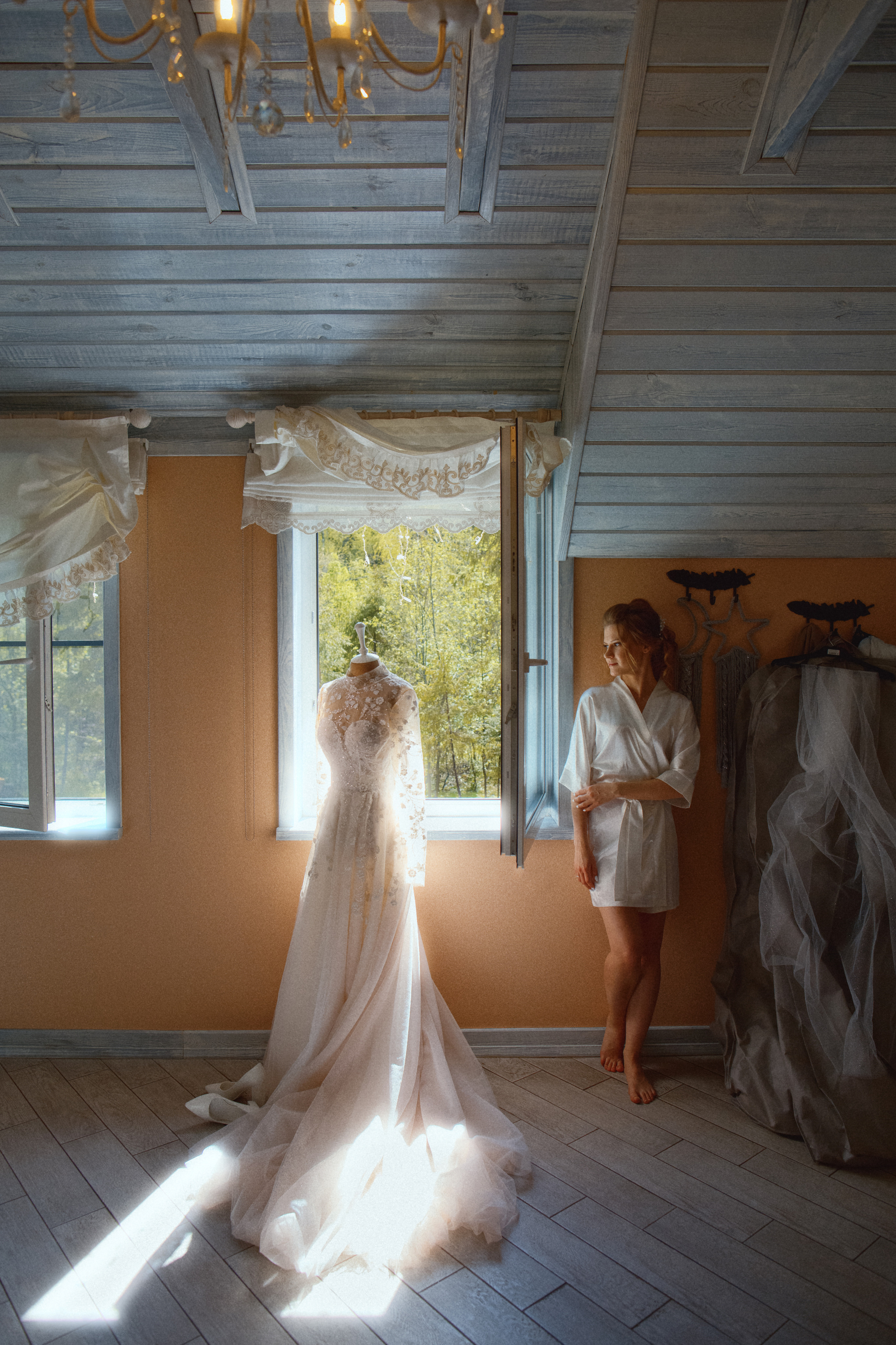 День свадьбы Олега и Аллы. Дом у леса. Свадебный фотограф в Москве Никифоров-Гордеев Константин