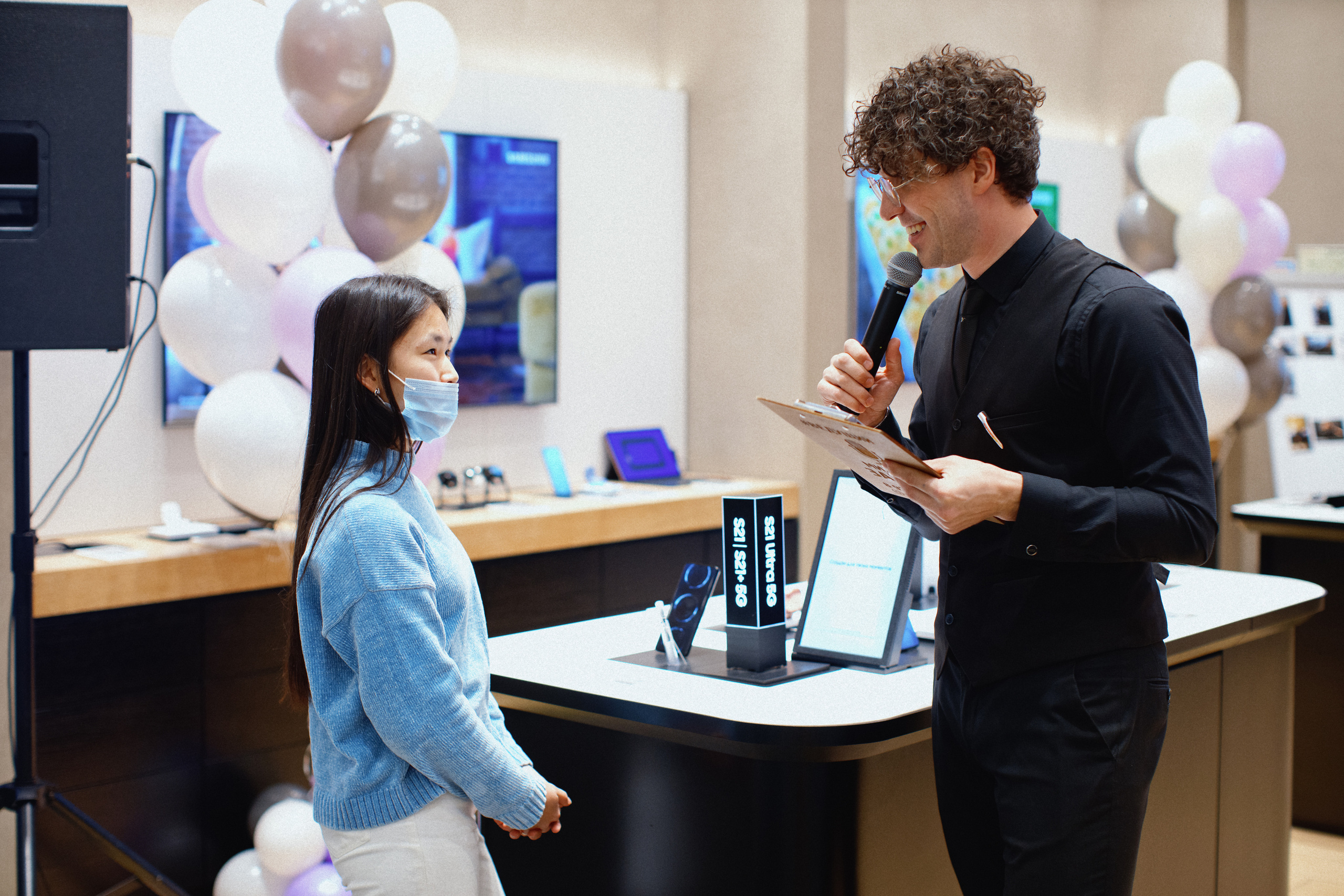 Galaxy S21 FE / ТРЦ Хорошо. Свадебный фотограф в Москве Никифоров-Гордеев Константин