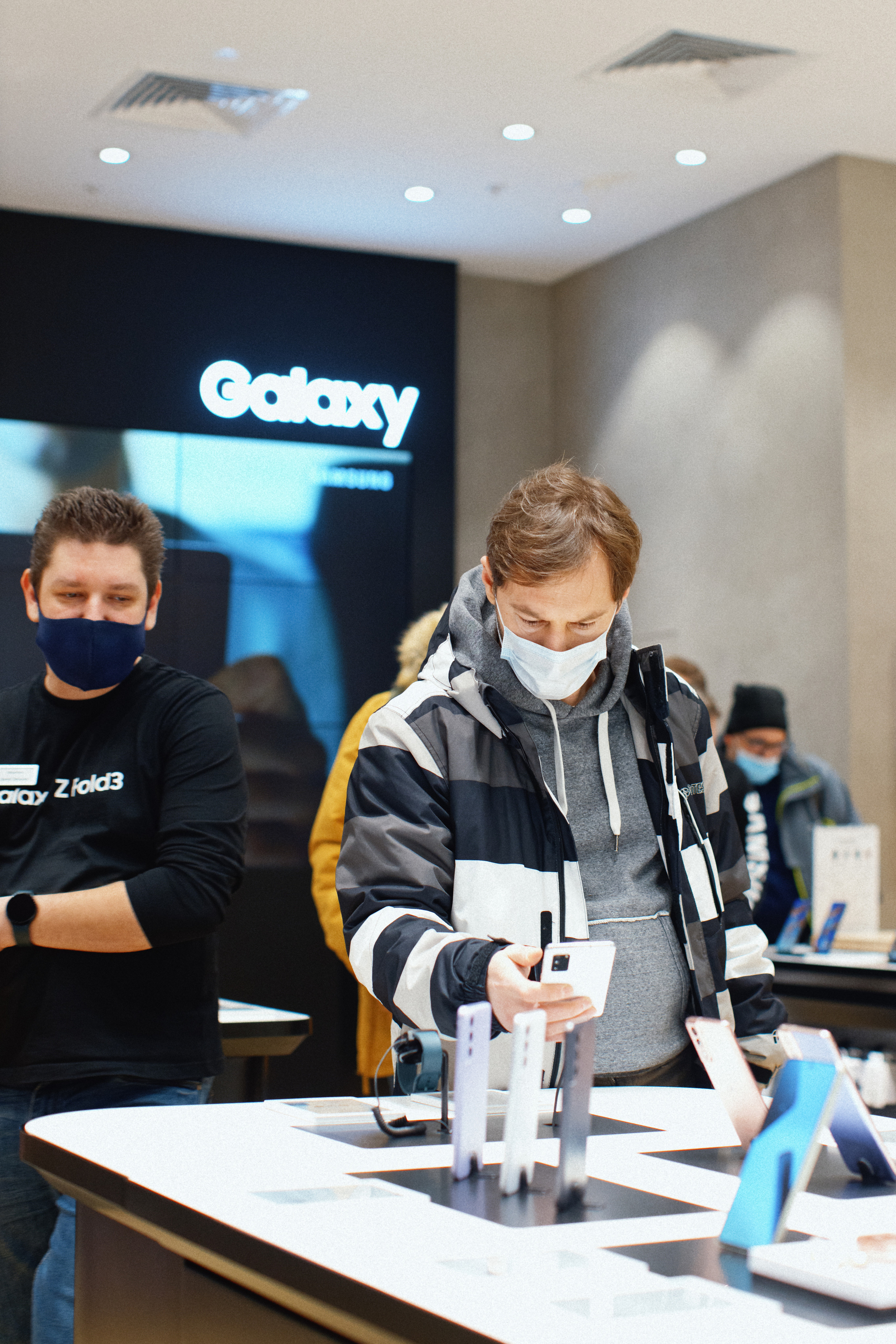 Galaxy S21 FE / ТРЦ Хорошо. Свадебный фотограф в Москве Никифоров-Гордеев Константин