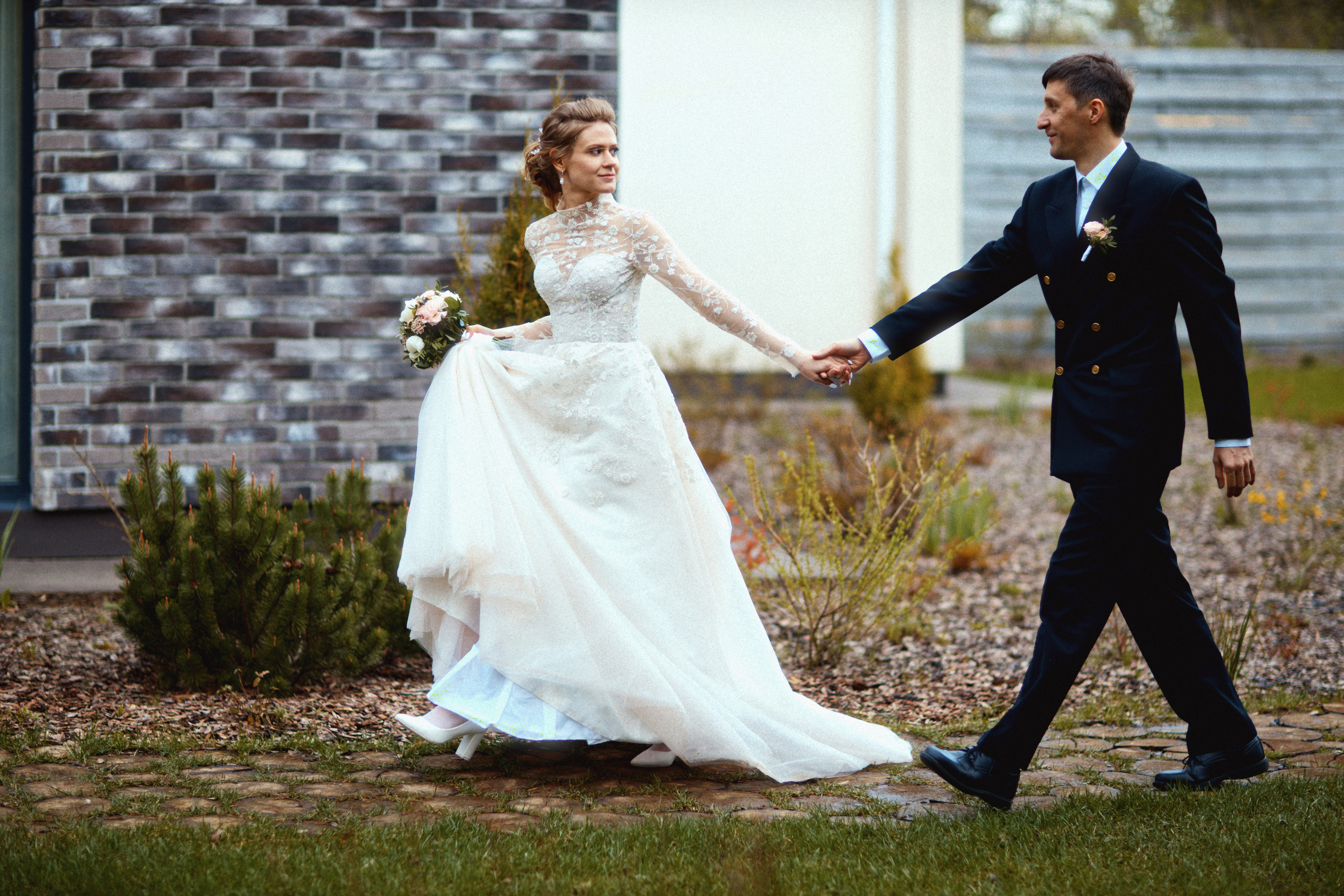 День свадьбы Олега и Аллы. Дом у леса. Свадебный фотограф в Москве Никифоров-Гордеев Константин