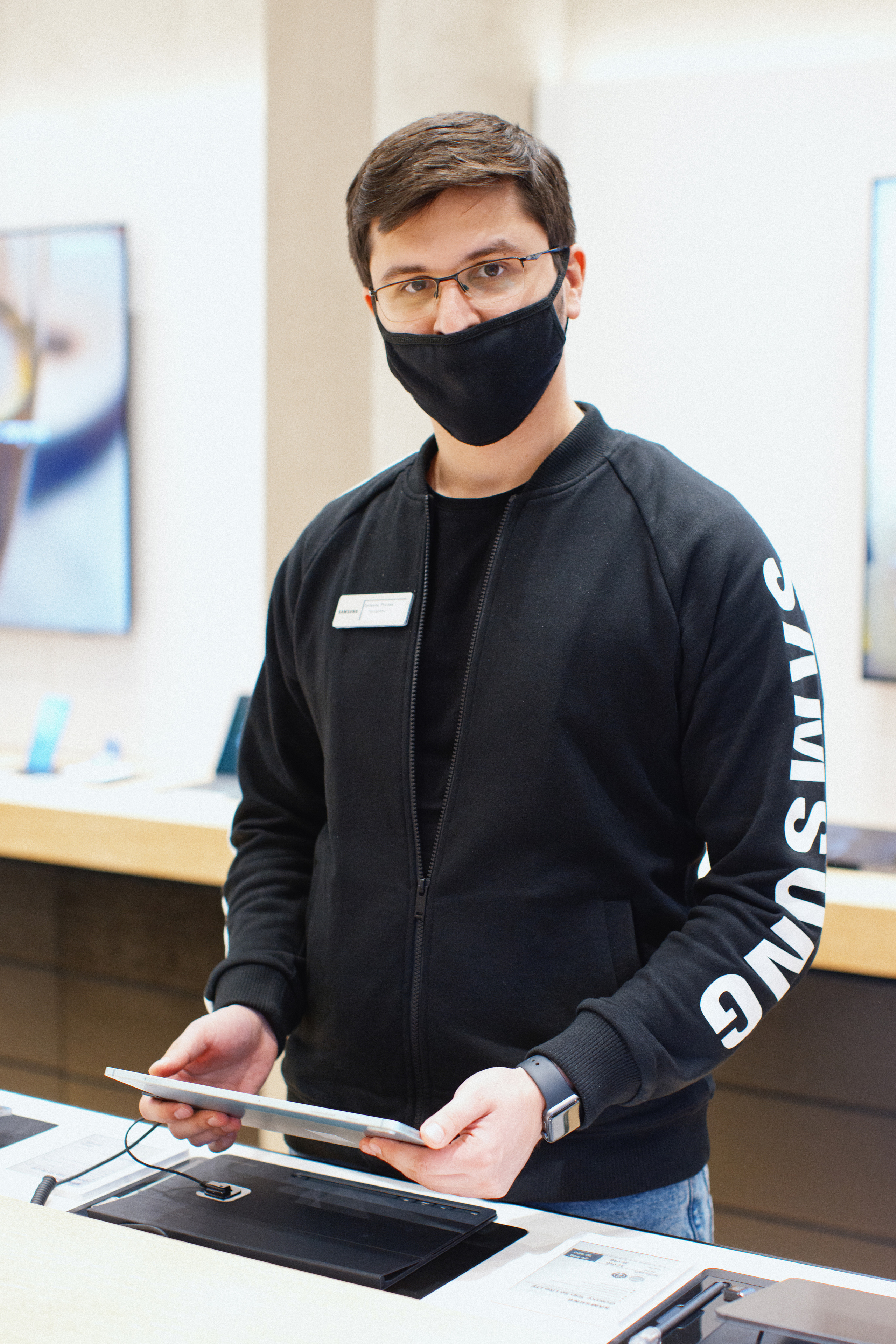 Galaxy S21 FE / ТРЦ Хорошо. Свадебный фотограф в Москве Никифоров-Гордеев Константин