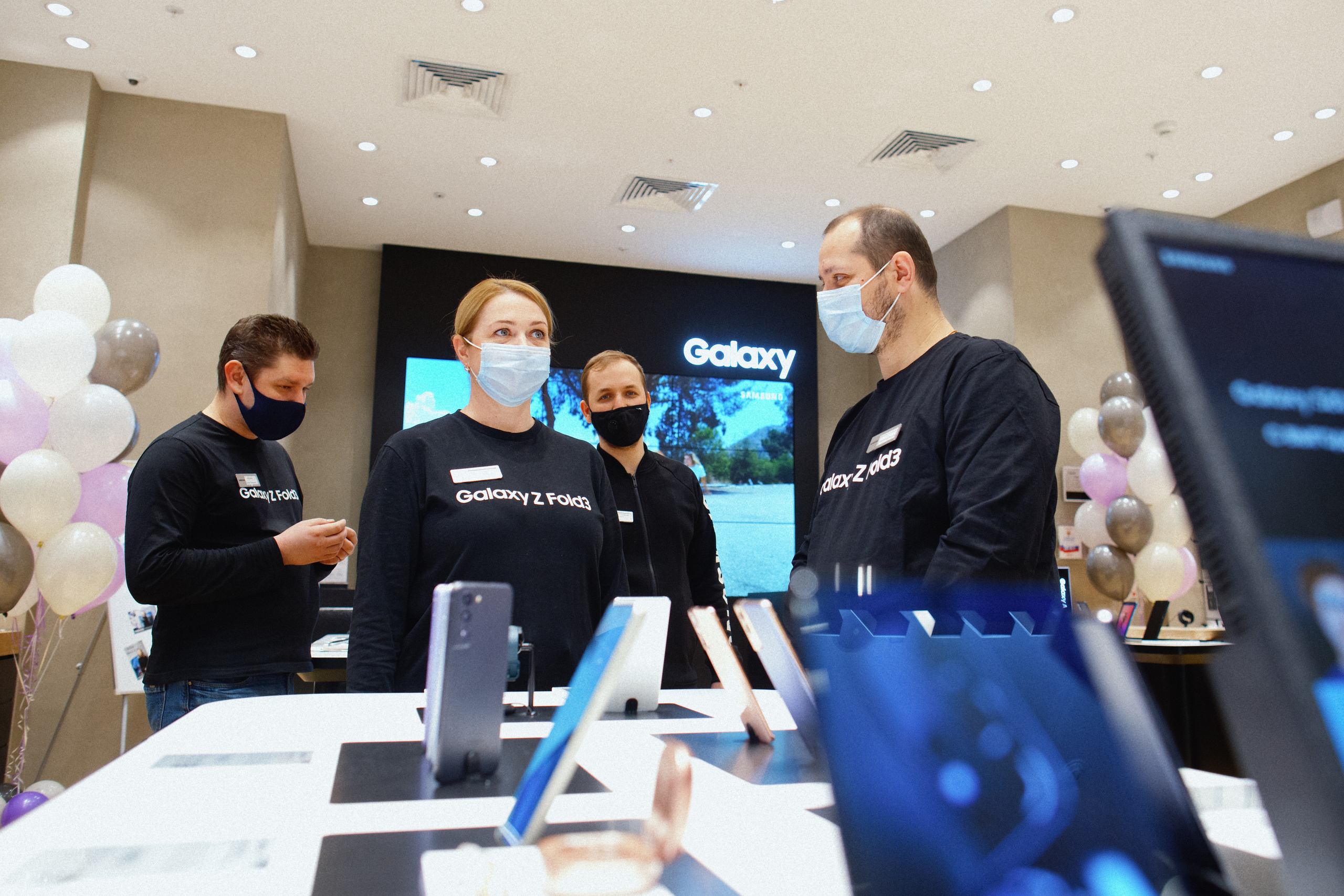 Galaxy S21 FE / ТРЦ Хорошо. Свадебный фотограф в Москве Никифоров-Гордеев Константин