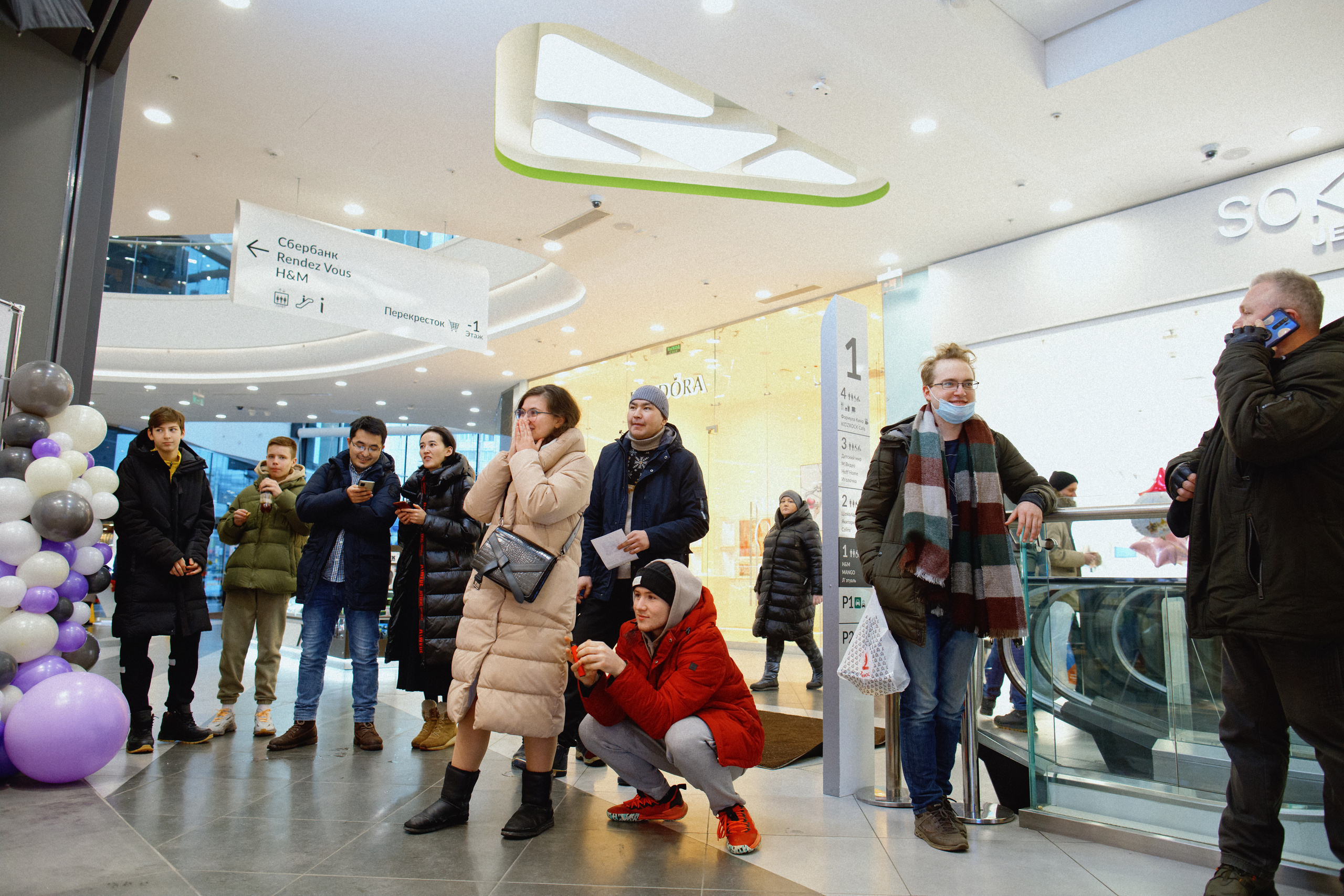 Galaxy S21 FE / ТРЦ Хорошо. Свадебный фотограф в Москве Никифоров-Гордеев Константин