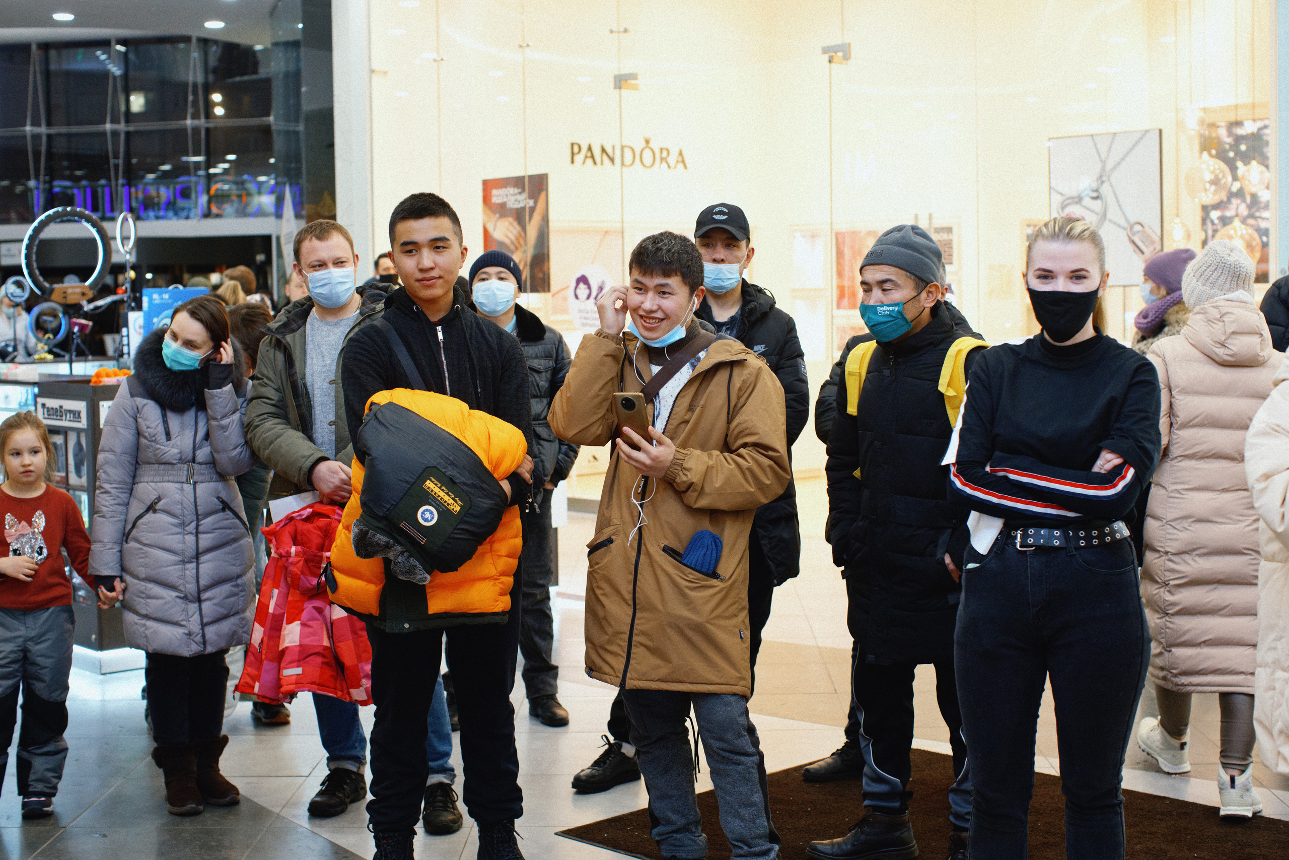 Galaxy S21 FE / ТРЦ Хорошо. Свадебный фотограф в Москве Никифоров-Гордеев Константин