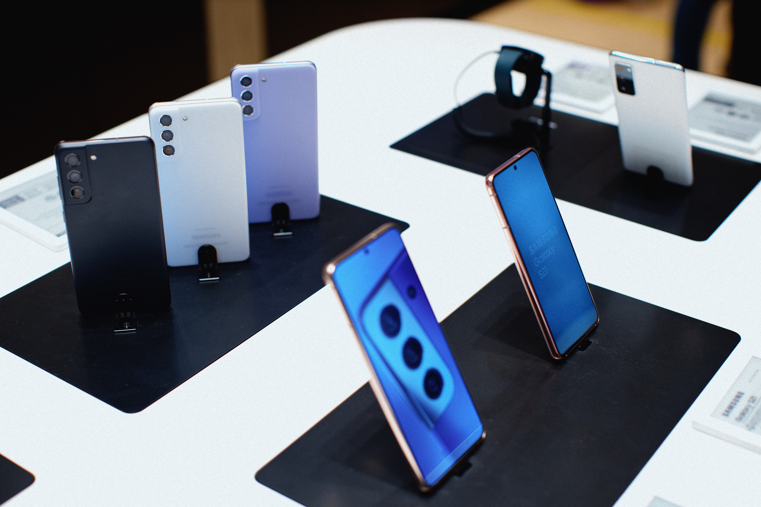 Galaxy S21 FE / ТРЦ Хорошо. Свадебный фотограф в Москве Никифоров-Гордеев Константин