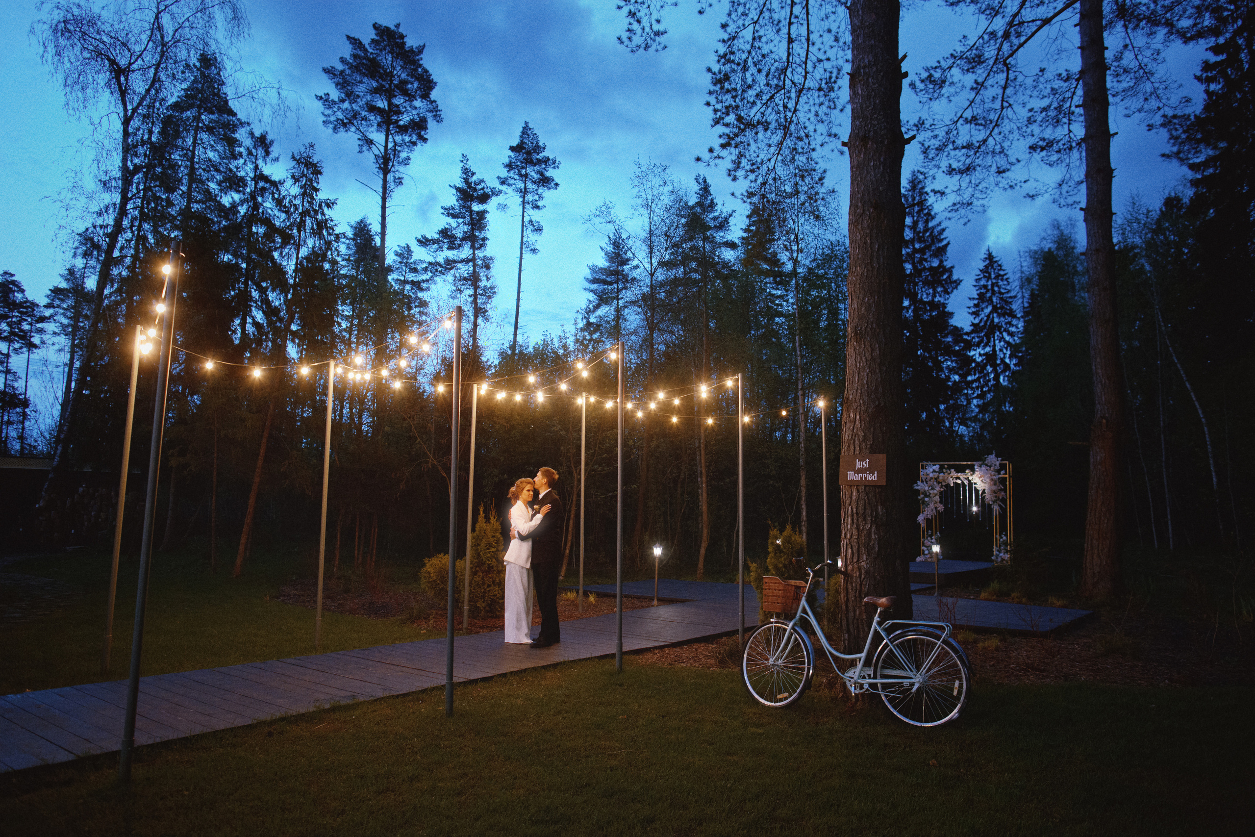 День свадьбы Олега и Аллы. Дом у леса. Свадебный фотограф в Москве Никифоров-Гордеев Константин