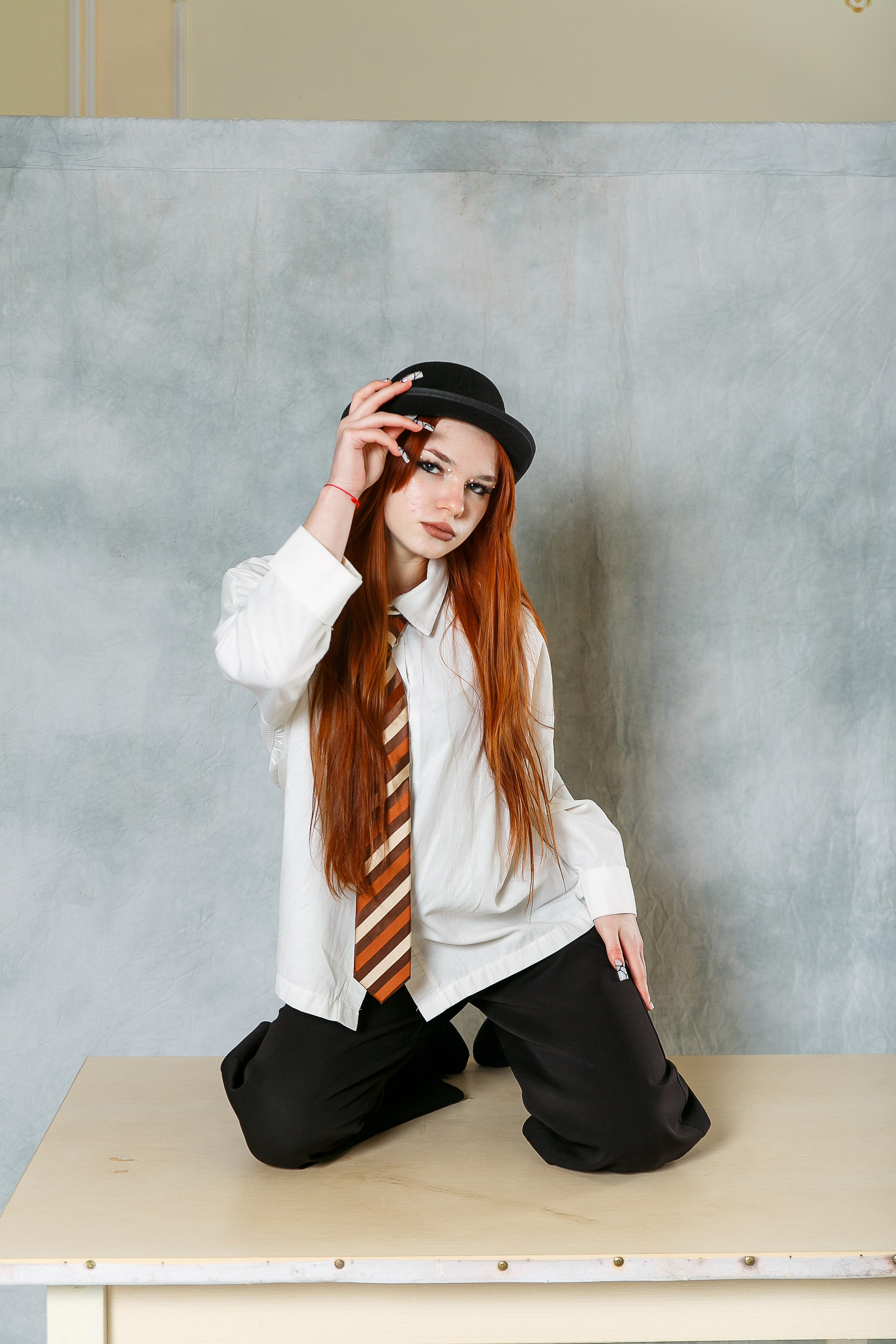 ОДНОТОННЫЙ ФОТОФОН. Выпускные альбомы в Донецке и ДНР. Фотограф Донецк и ДНР