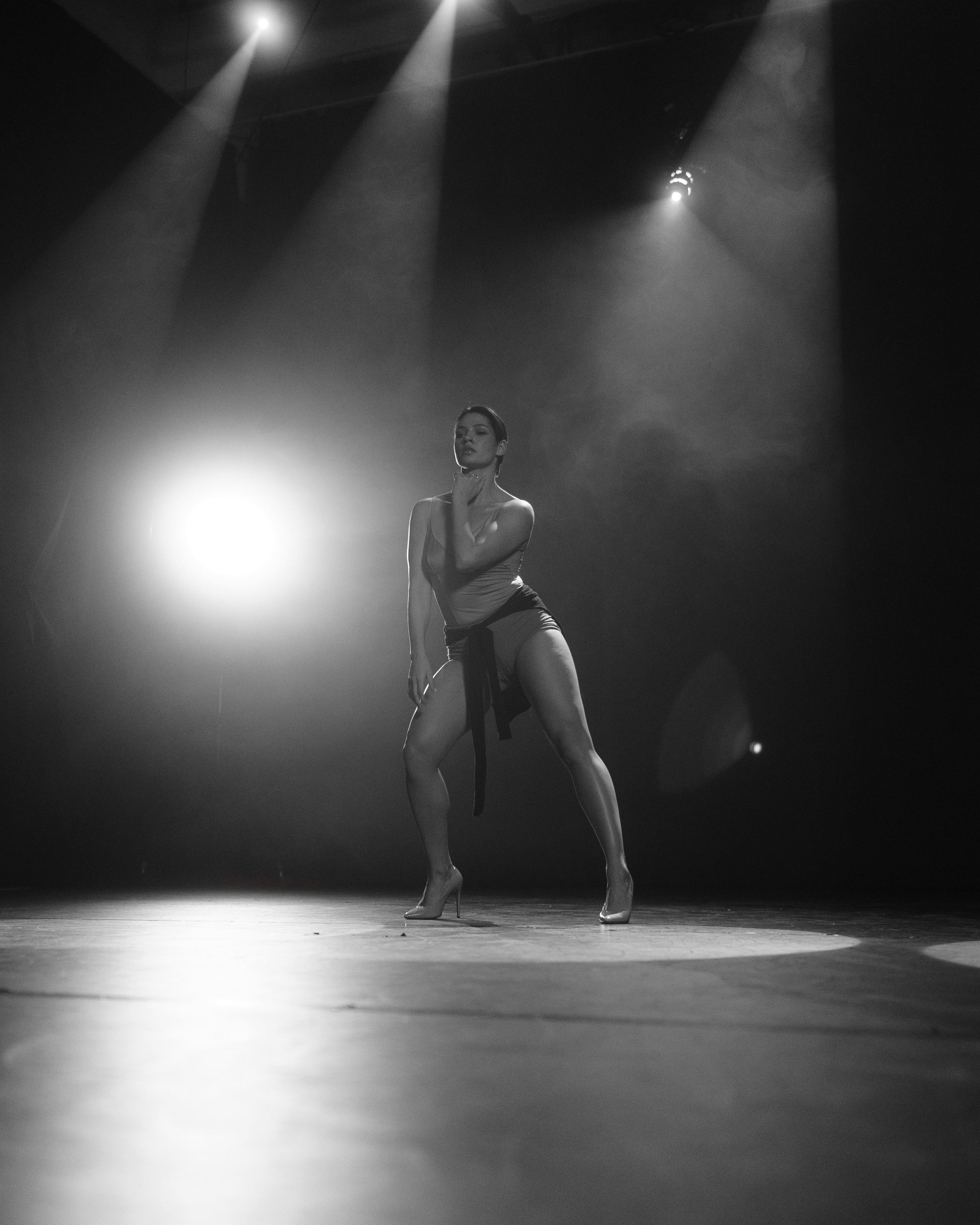 Reportage photography of dancers in the movie pavilion