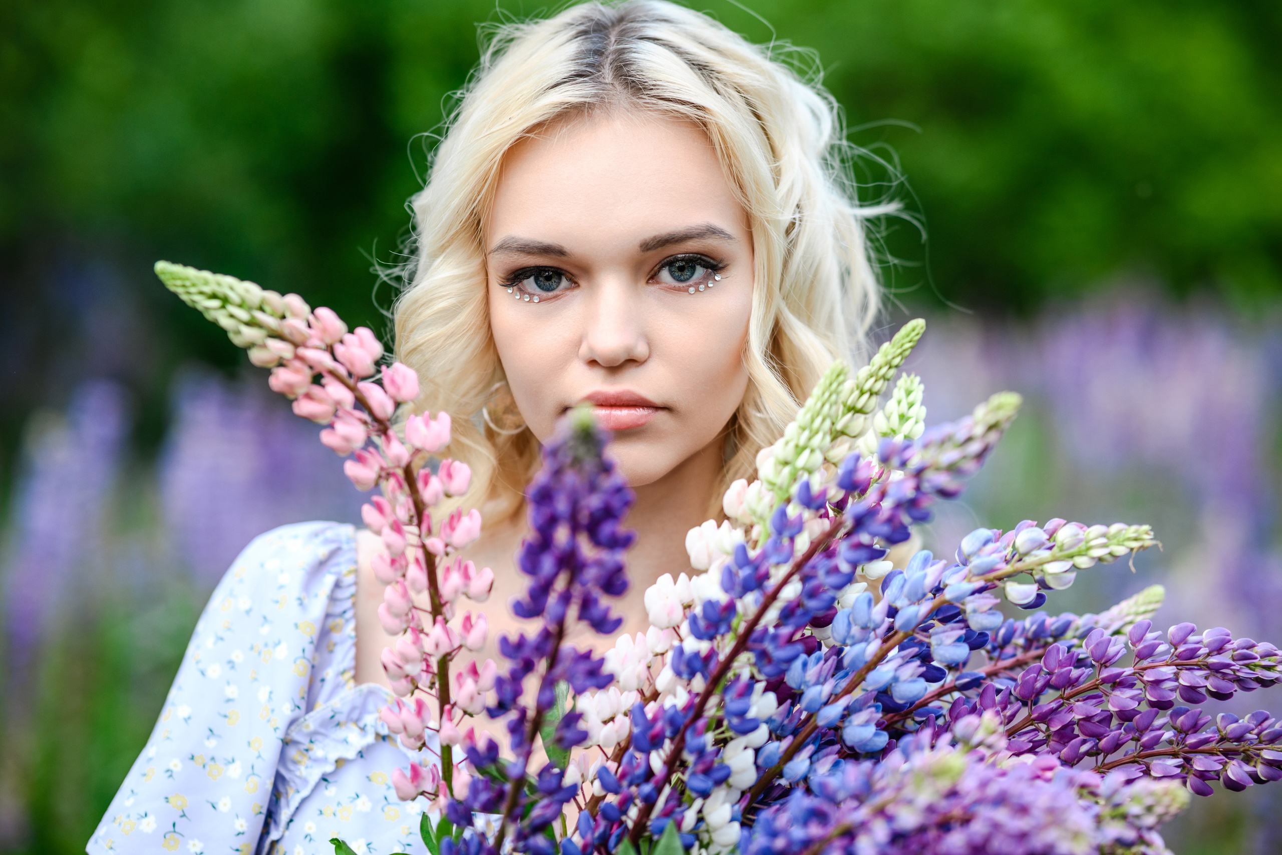 Владлена в люпинах. Свадебный и семейный фотограф в Дзержинске Екатерина Шулакова