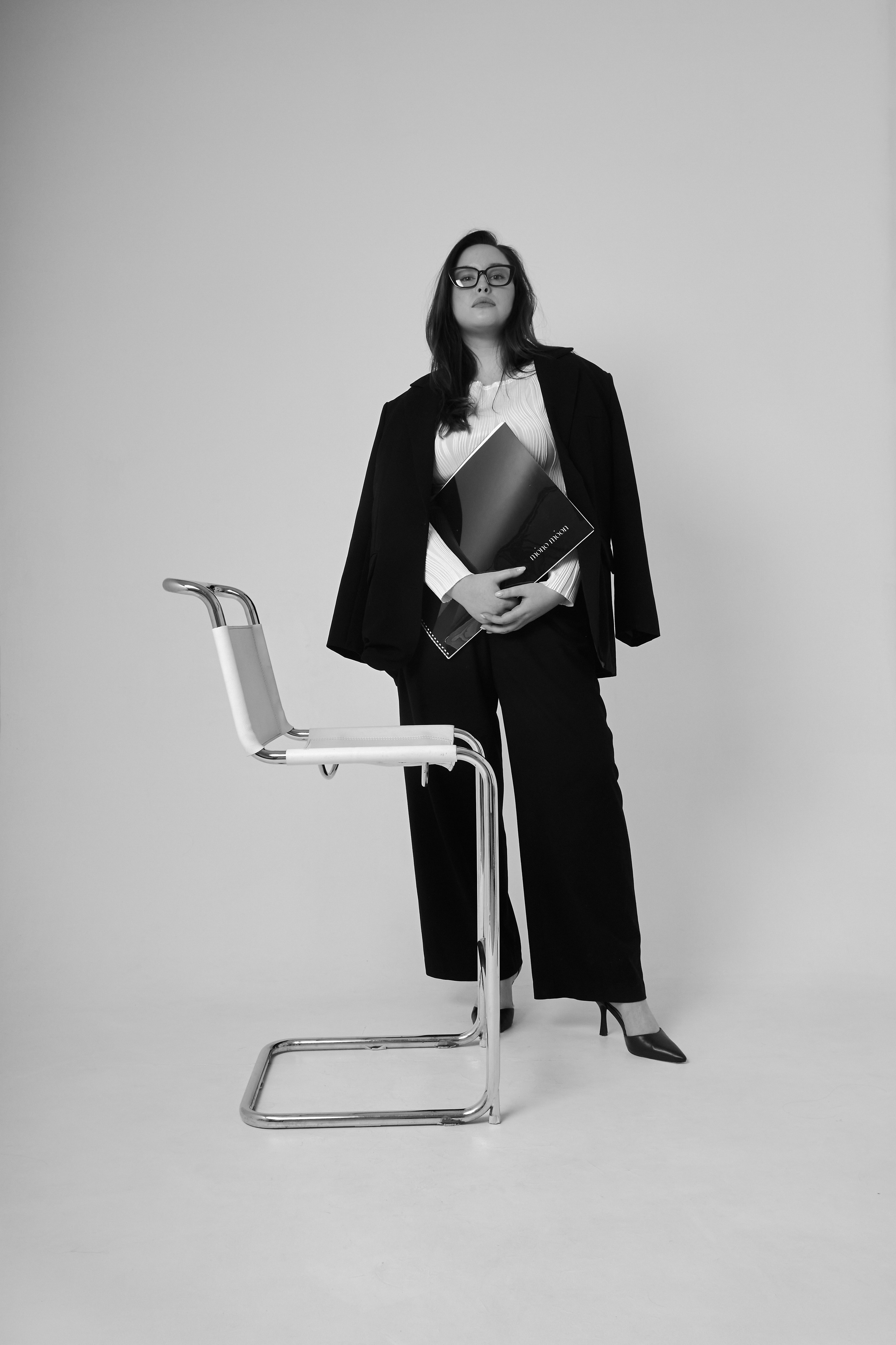 Модная фотоссесия на белом фоне