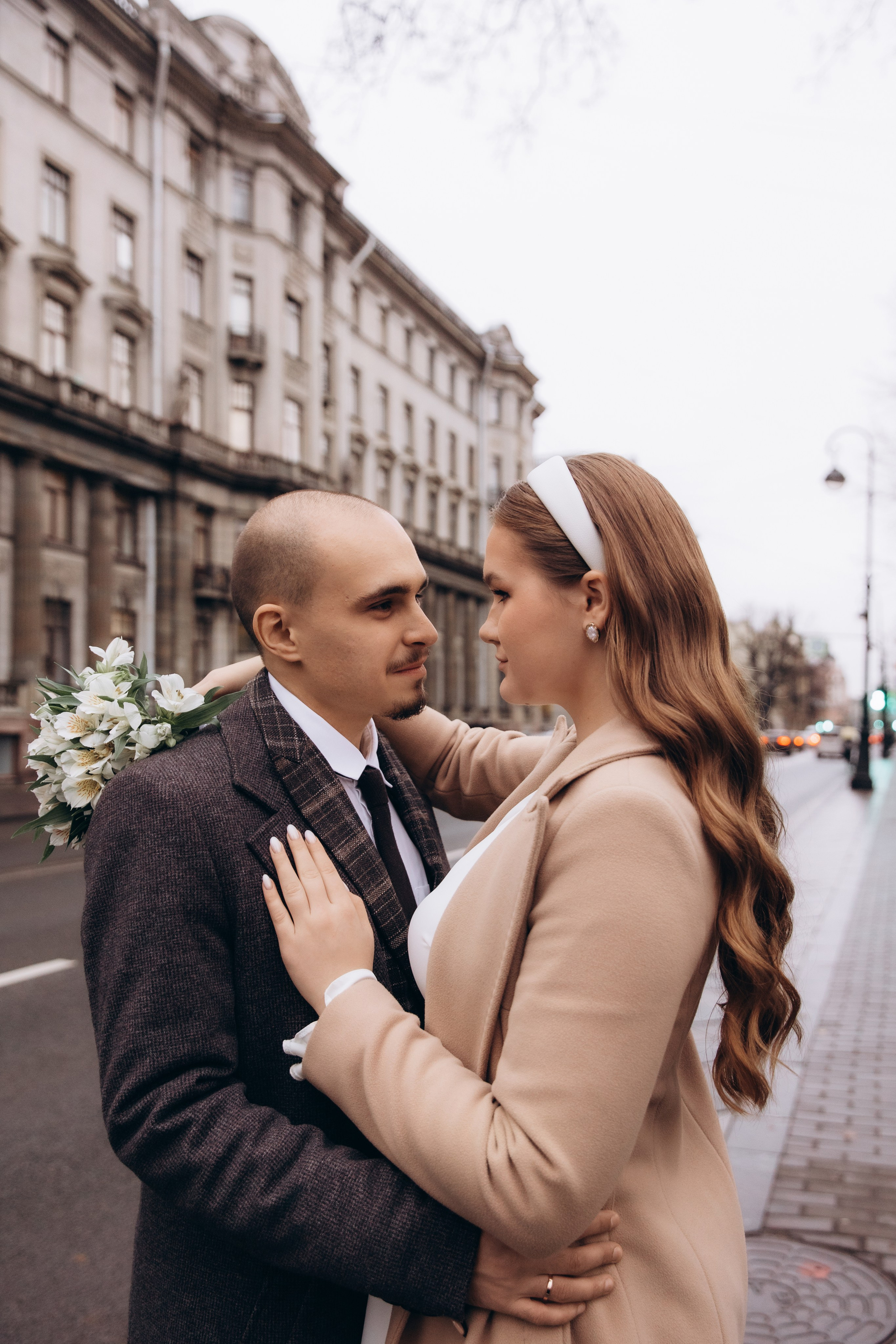 Свадебная фотосессия в загсе Петроградского района и прогулка. Фотограф в Санкт-Петербурге Разиля Идиятуллина
