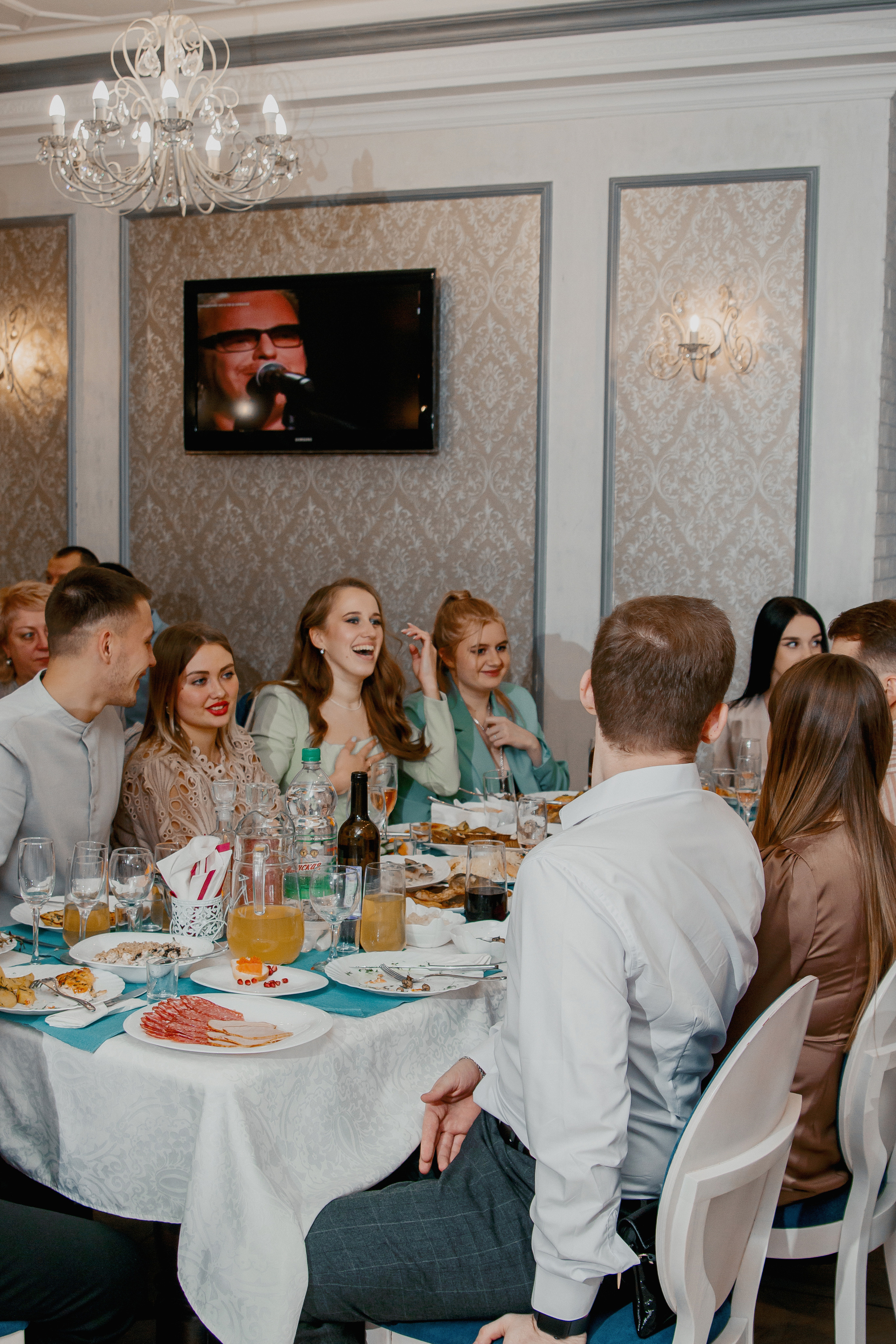 Банкет Анны и Кирилла. Свадебный и индивидуальный фотограф в Суворове Клюева Мария