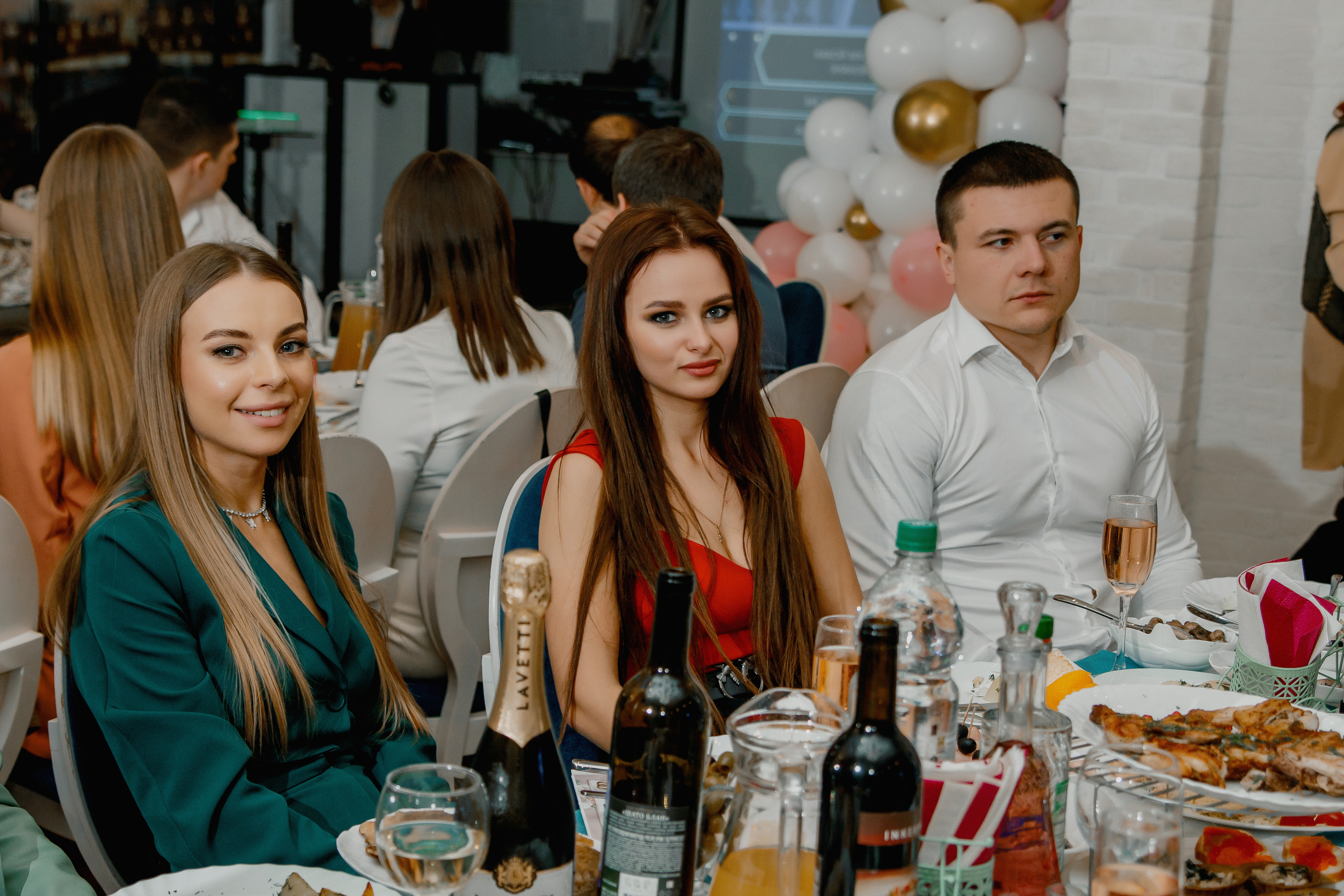 Банкет Анны и Кирилла. Свадебный и индивидуальный фотограф в Суворове Клюева Мария