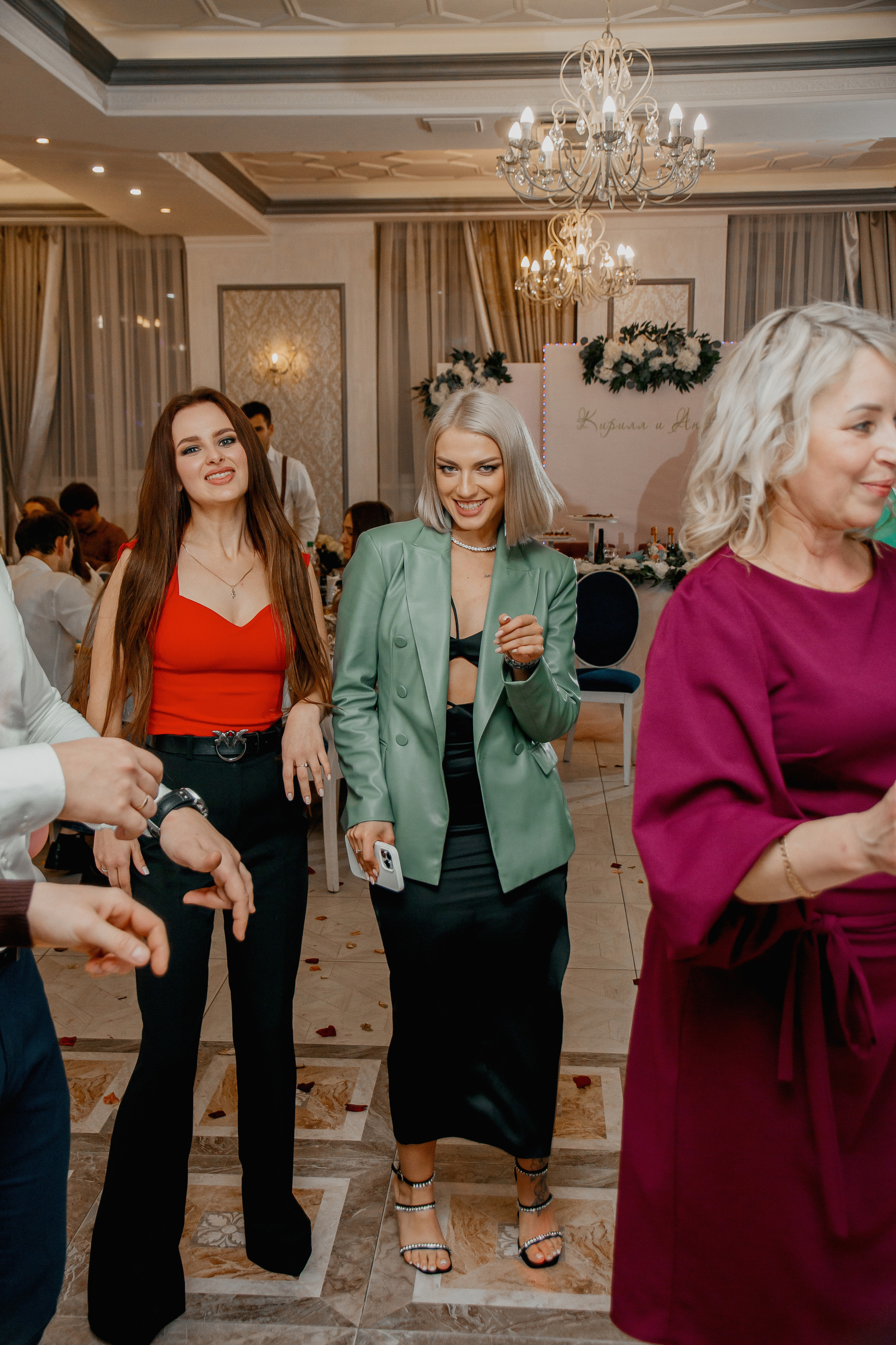 Банкет Анны и Кирилла. Свадебный и индивидуальный фотограф в Суворове Клюева Мария