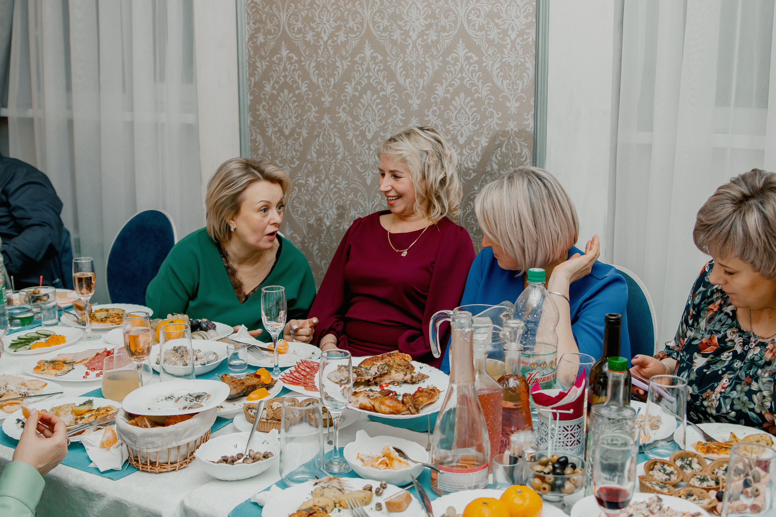 Банкет Анны и Кирилла. Свадебный и индивидуальный фотограф в Суворове Клюева Мария