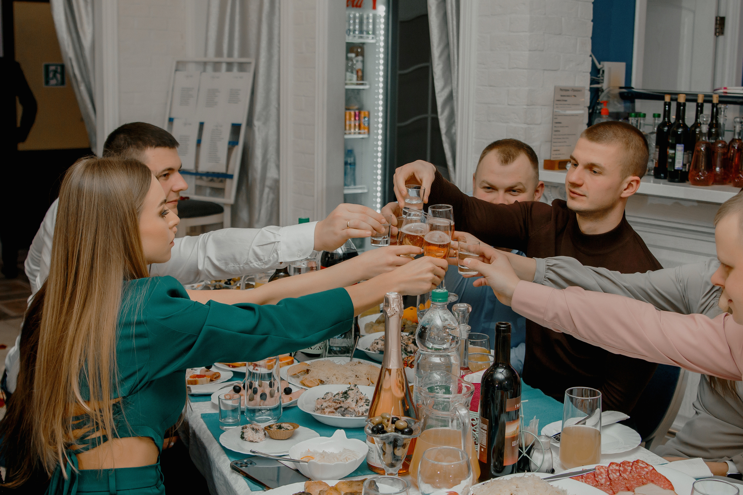 Банкет Анны и Кирилла. Свадебный и индивидуальный фотограф в Суворове Клюева Мария