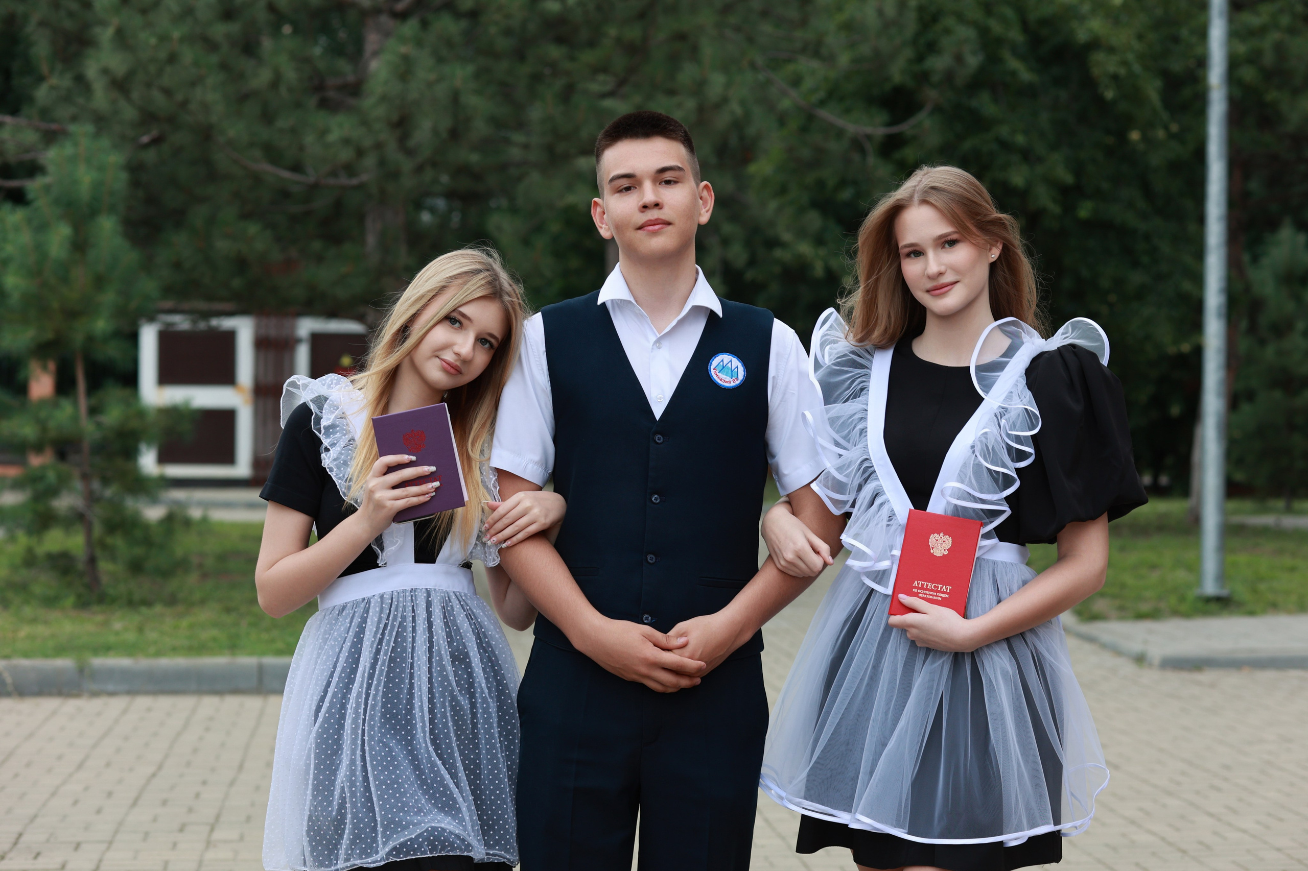 Вручение аттестатов Гимназия 87 (2025 г.). Детский семейный фотограф Краснодар