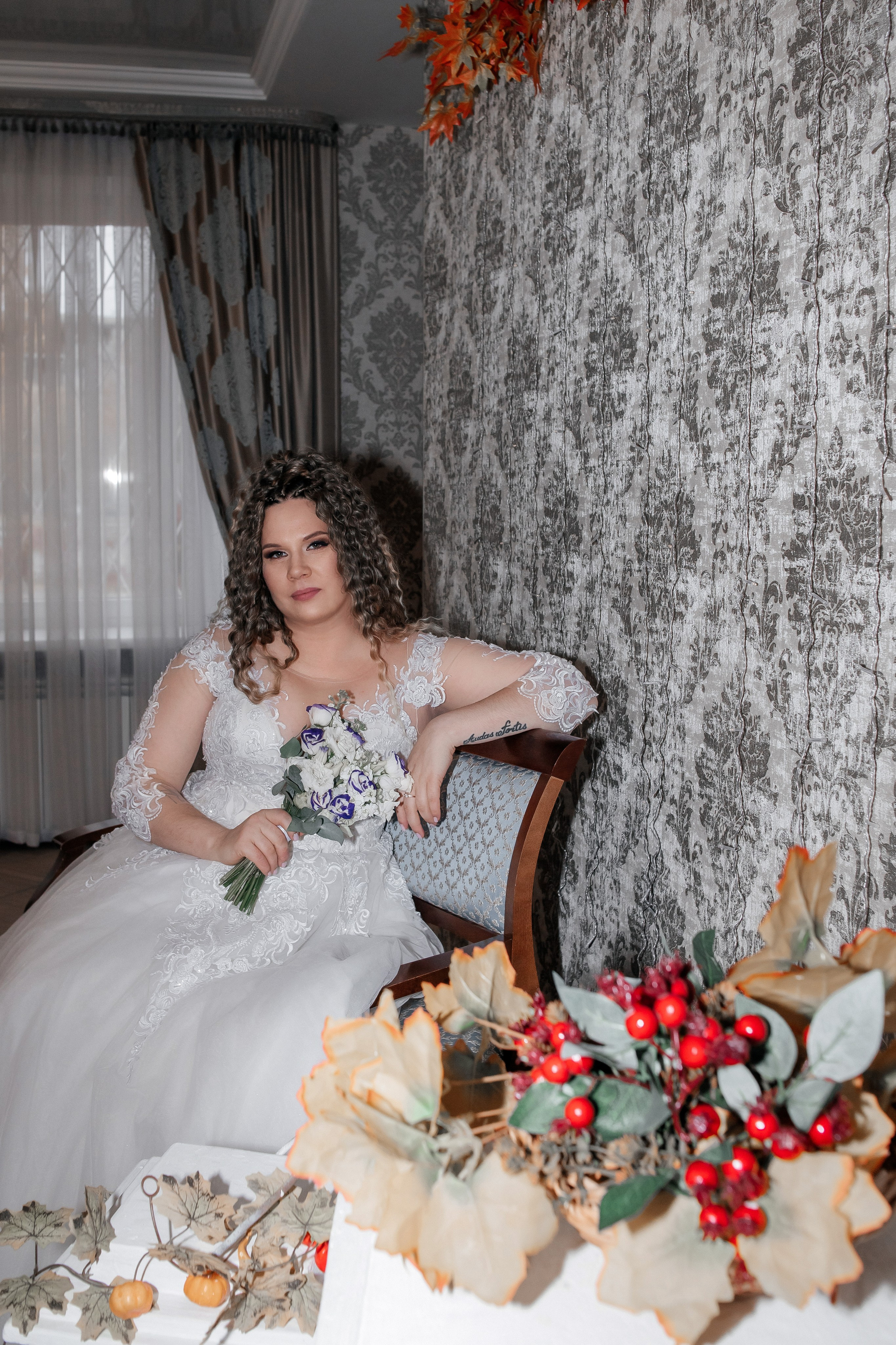 Ноябрьская свадьба в Сормовском ЗАГСе и в фотостудии Акт Первый. Свадебный фотограф и фотограф Love-Store в Нижнем Новгороде Анастасия